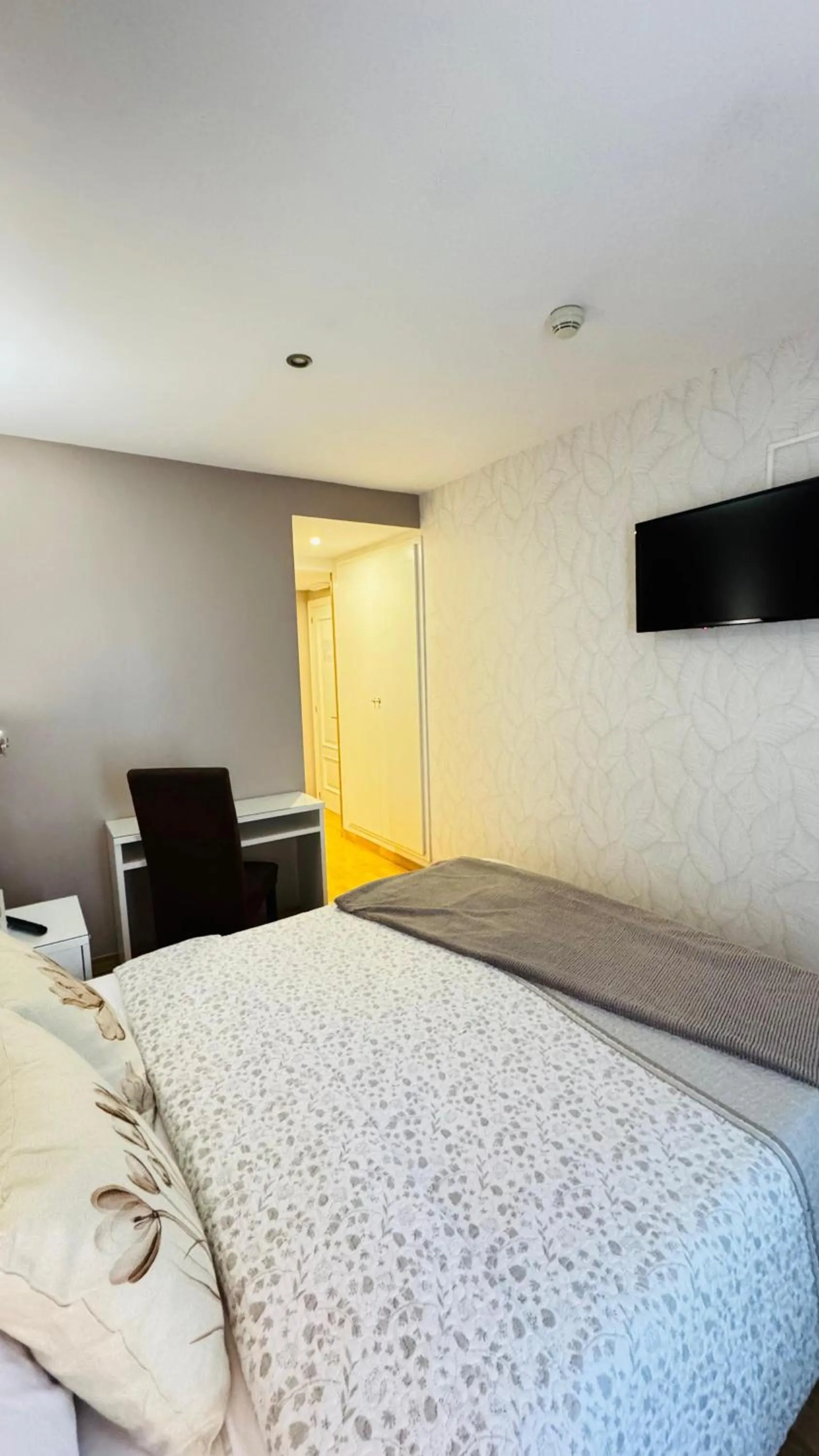 Bed in Hotel El Acebo