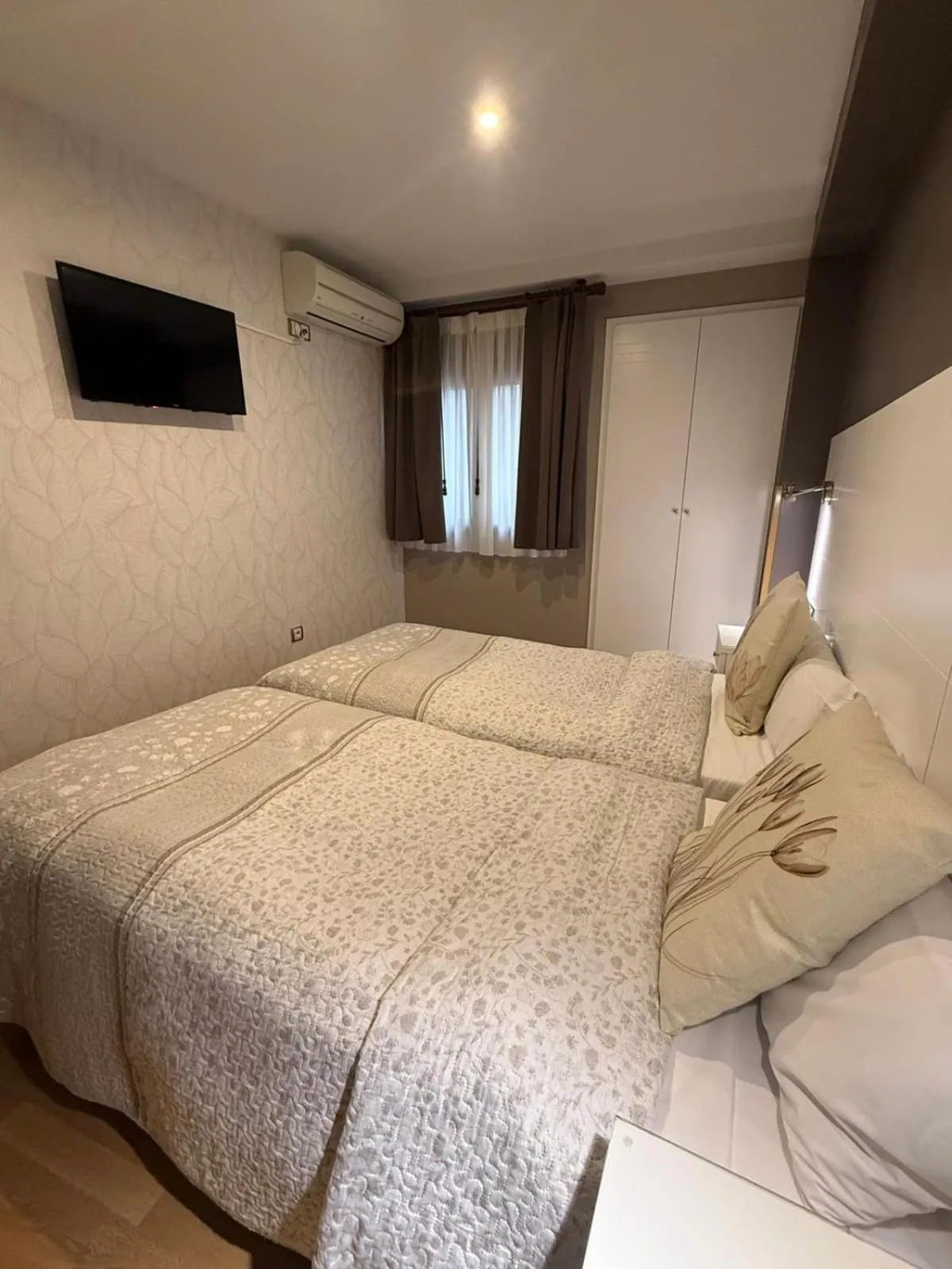 Bed in Hotel El Acebo