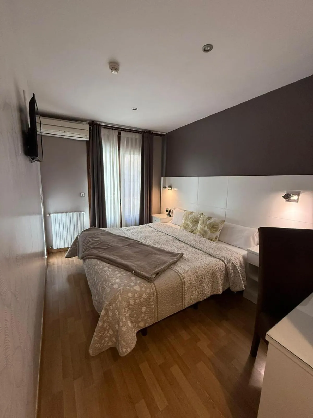 Bed in Hotel El Acebo