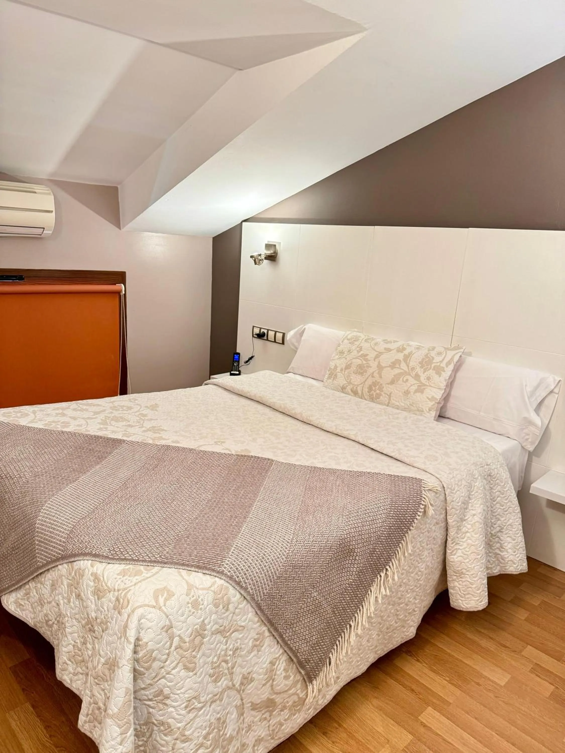 Bedroom, Bed in Hotel El Acebo