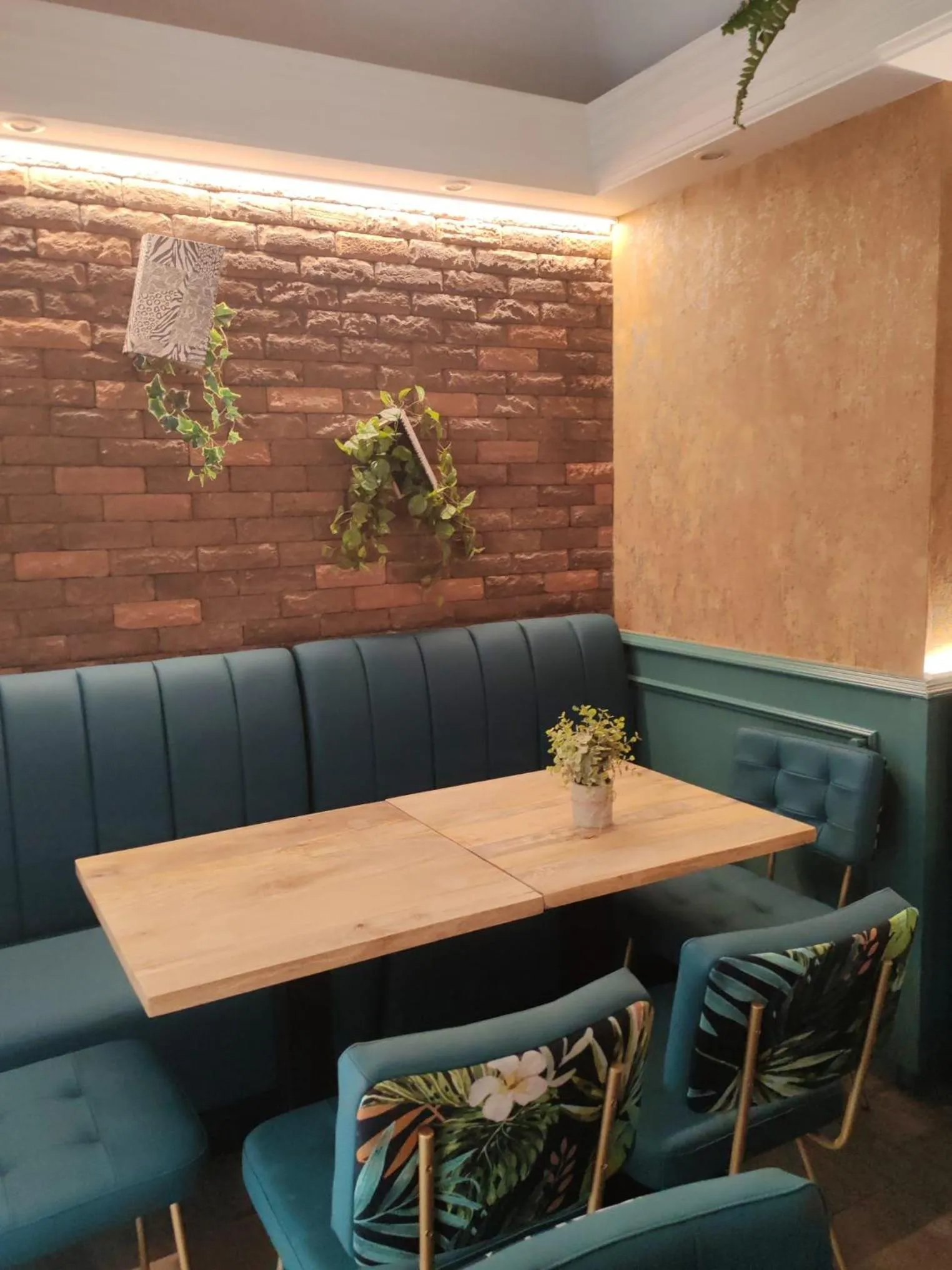 Restaurant/places to eat in Hotel El Acebo