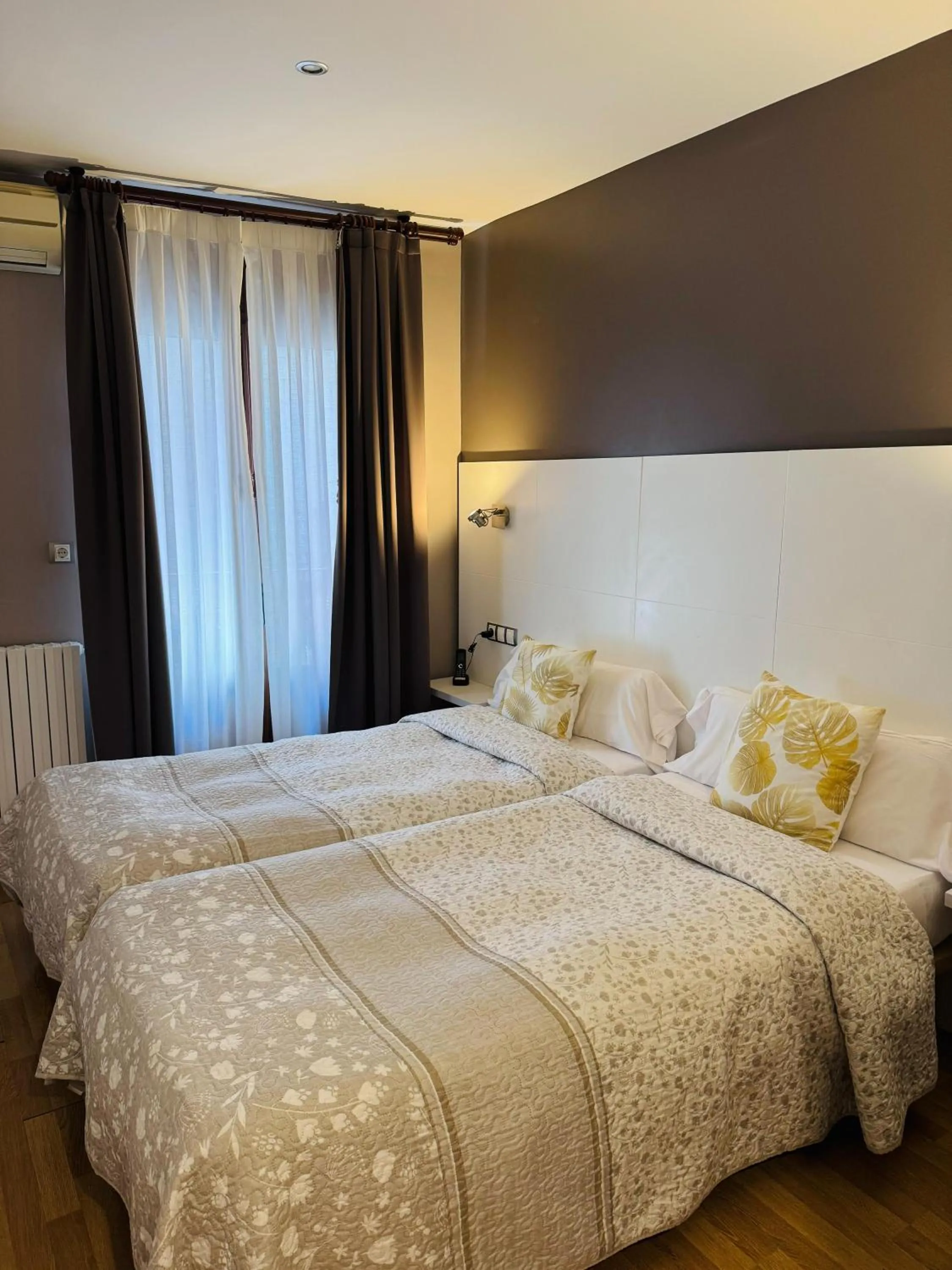 Bed in Hotel El Acebo