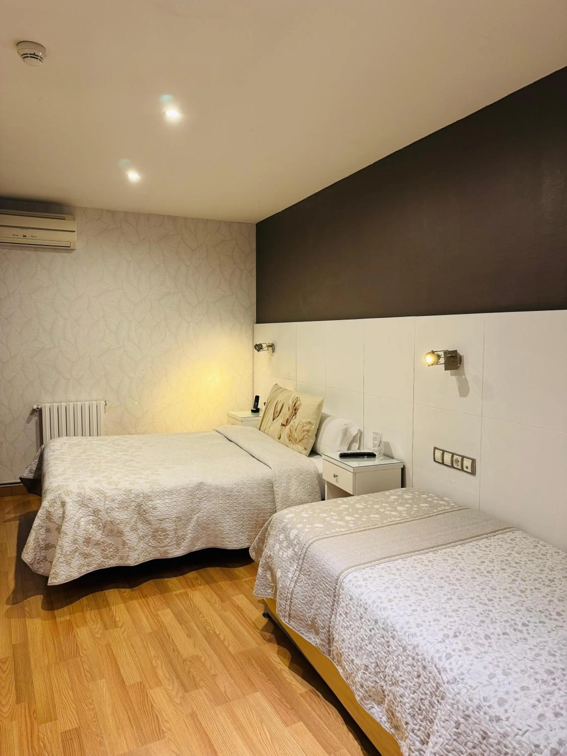 Photo of the whole room, Bed in Hotel El Acebo