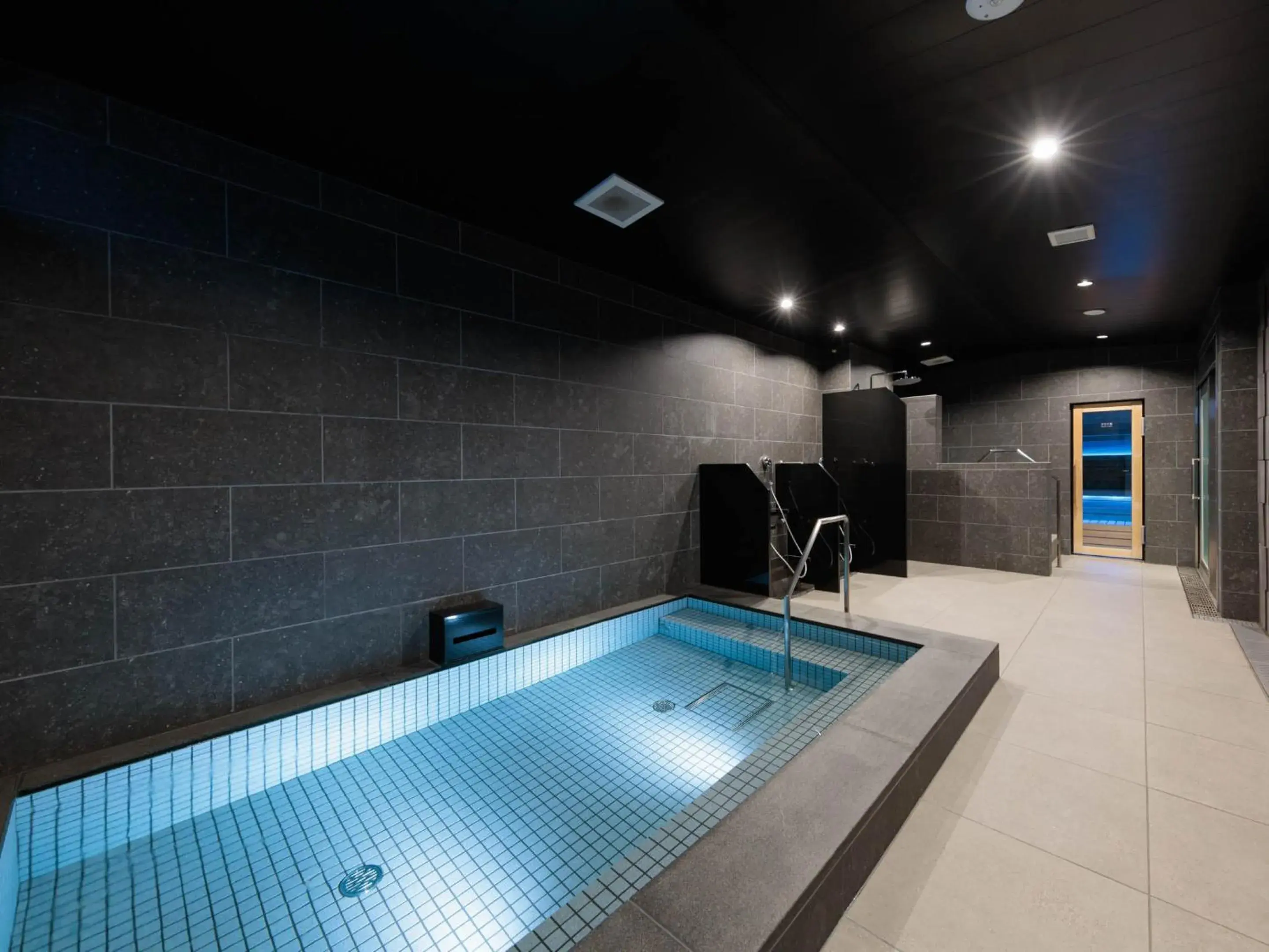 Deluxe 1 bedroom with 4 beds (with Terrace & Private Sauna Experience 17:30-19:00) in Minn Gion Sanjo Deluxe 1 bedroom with 4 beds (with Terrace & Private Sauna Experience 17:30-19:00) in Minn Gion Sanjo