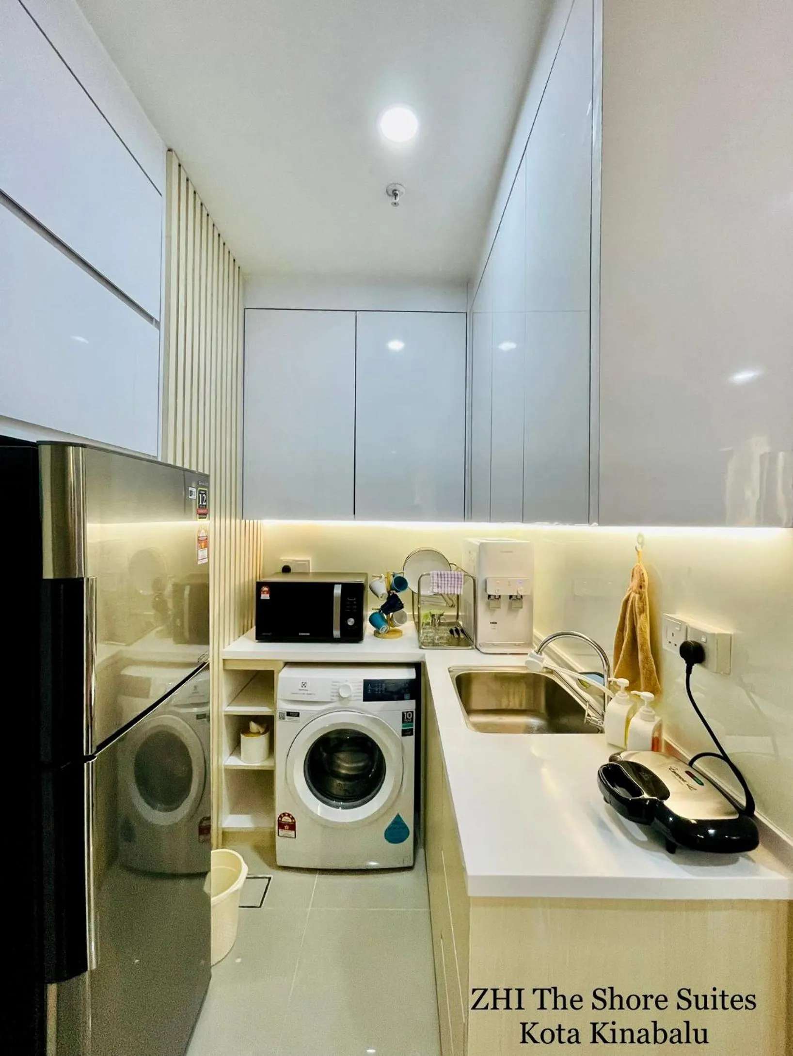 Kitchen or kitchenette in ZHI The Shore Suites Kota Kinabalu