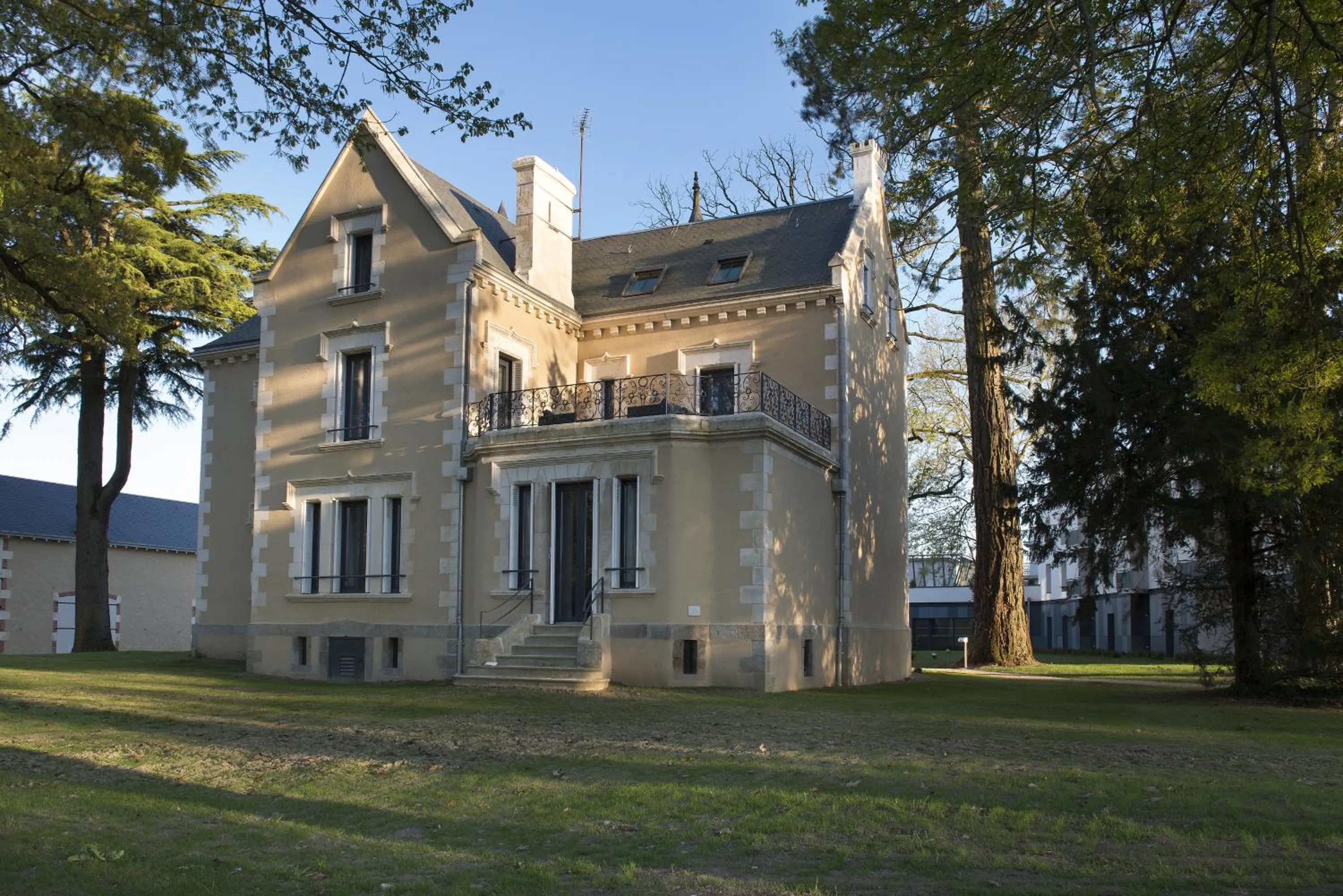Property building in Domitys Le Château des Plans