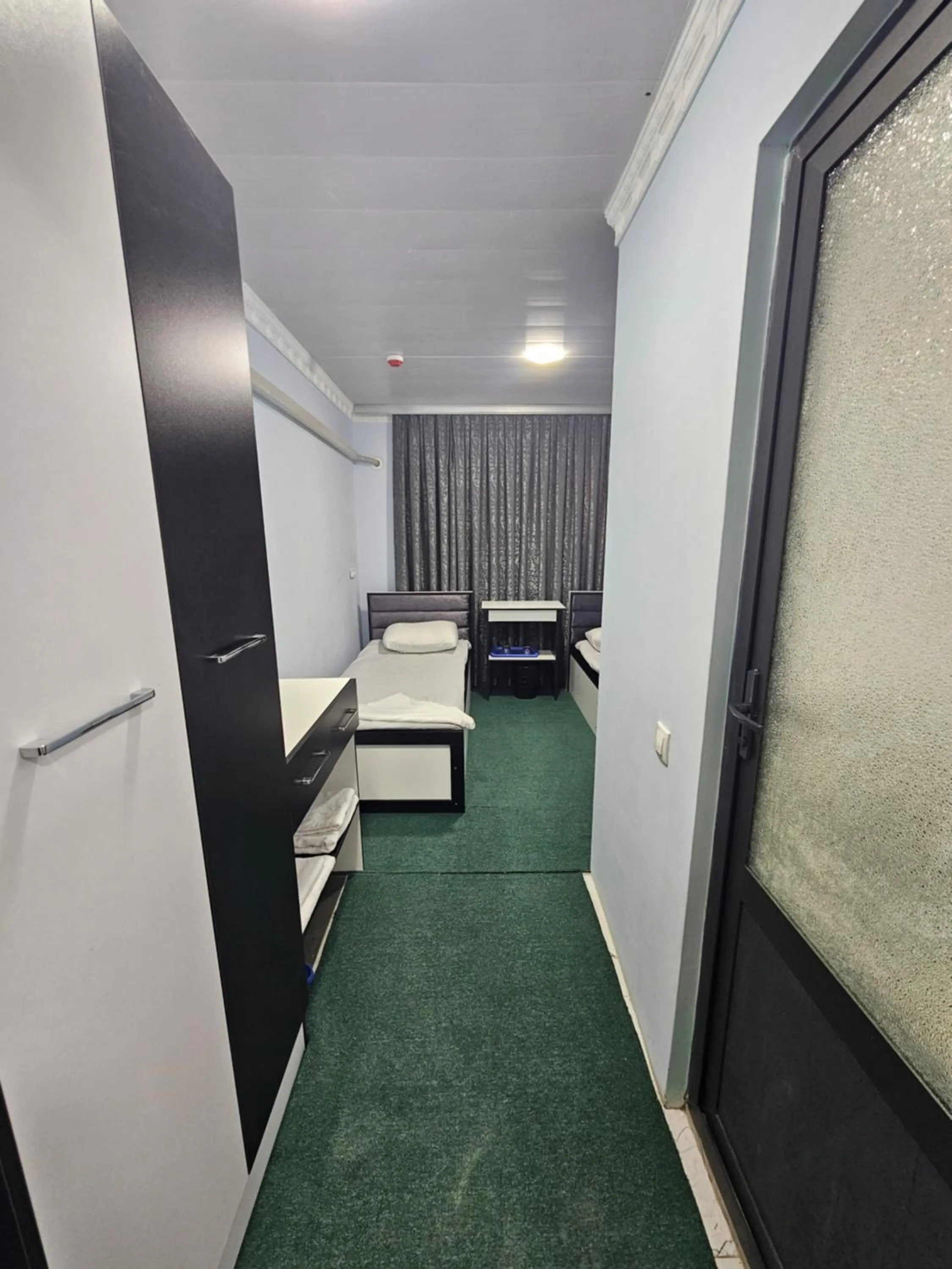 Photo of the whole room in Bahra Hotel