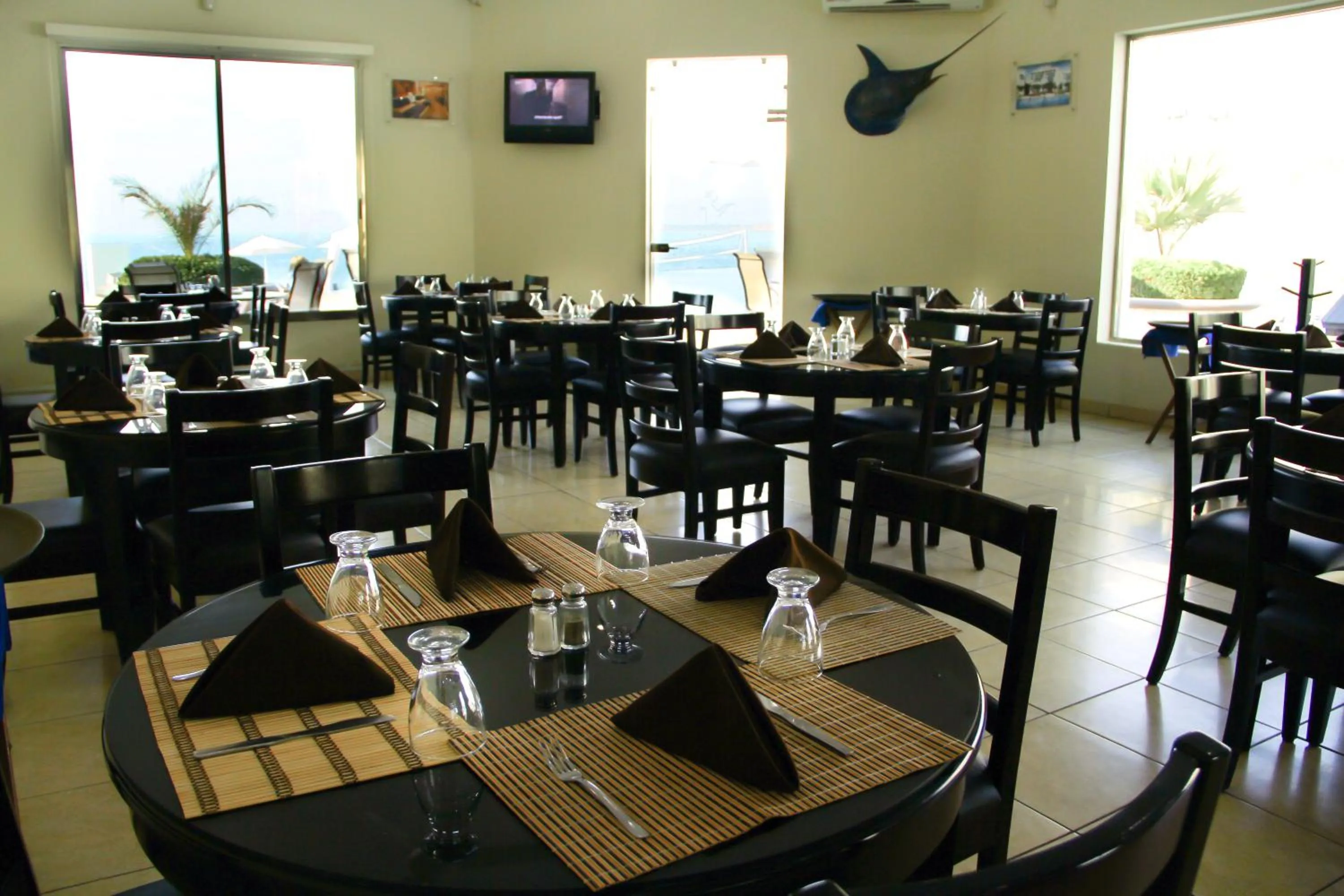 Restaurant/places to eat in Diamond Bay