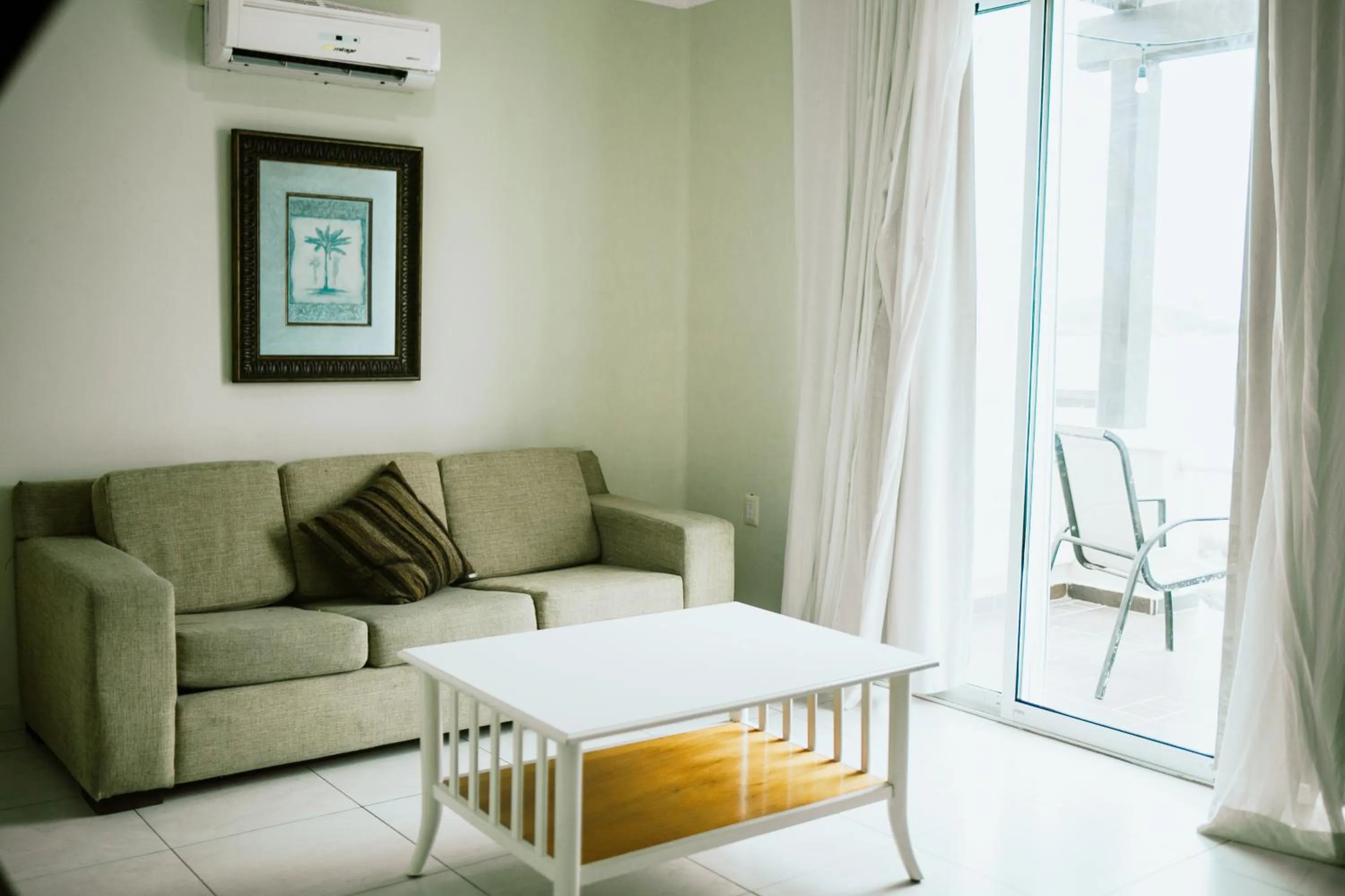 Living room in Diamond Bay