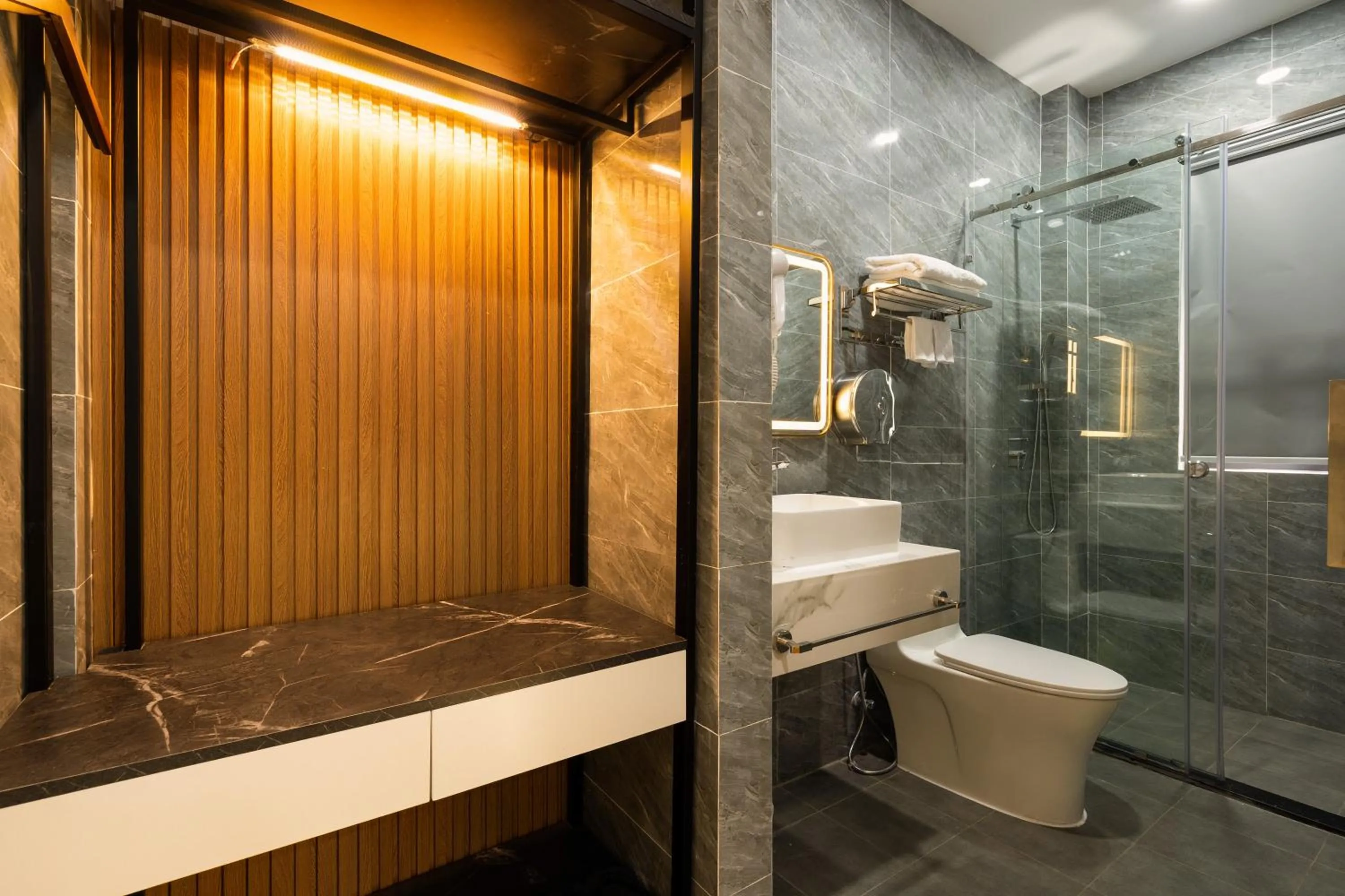 Toilet in MICASA HOTEL