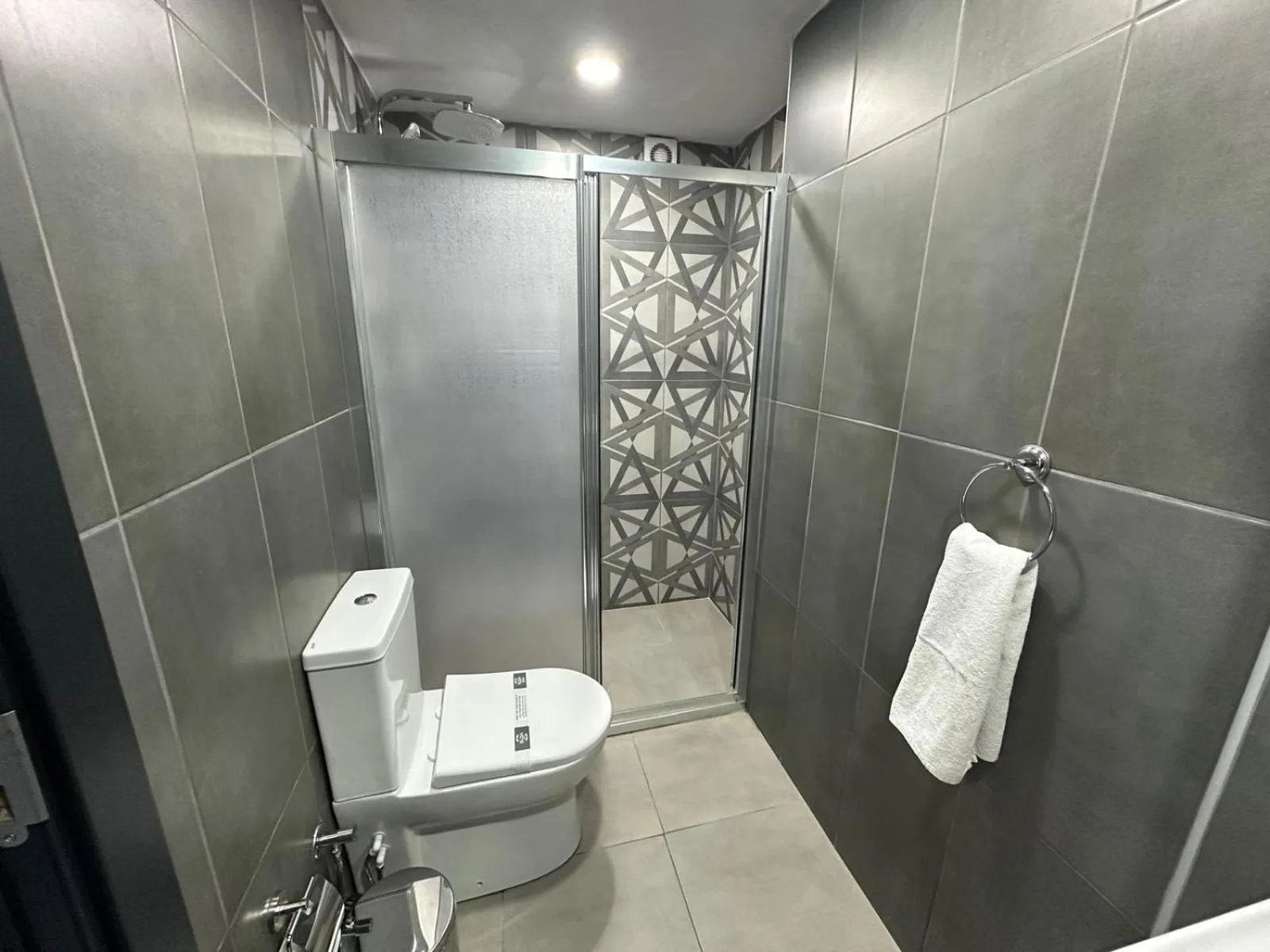 Shower in Monezza Maltepe Rezidans