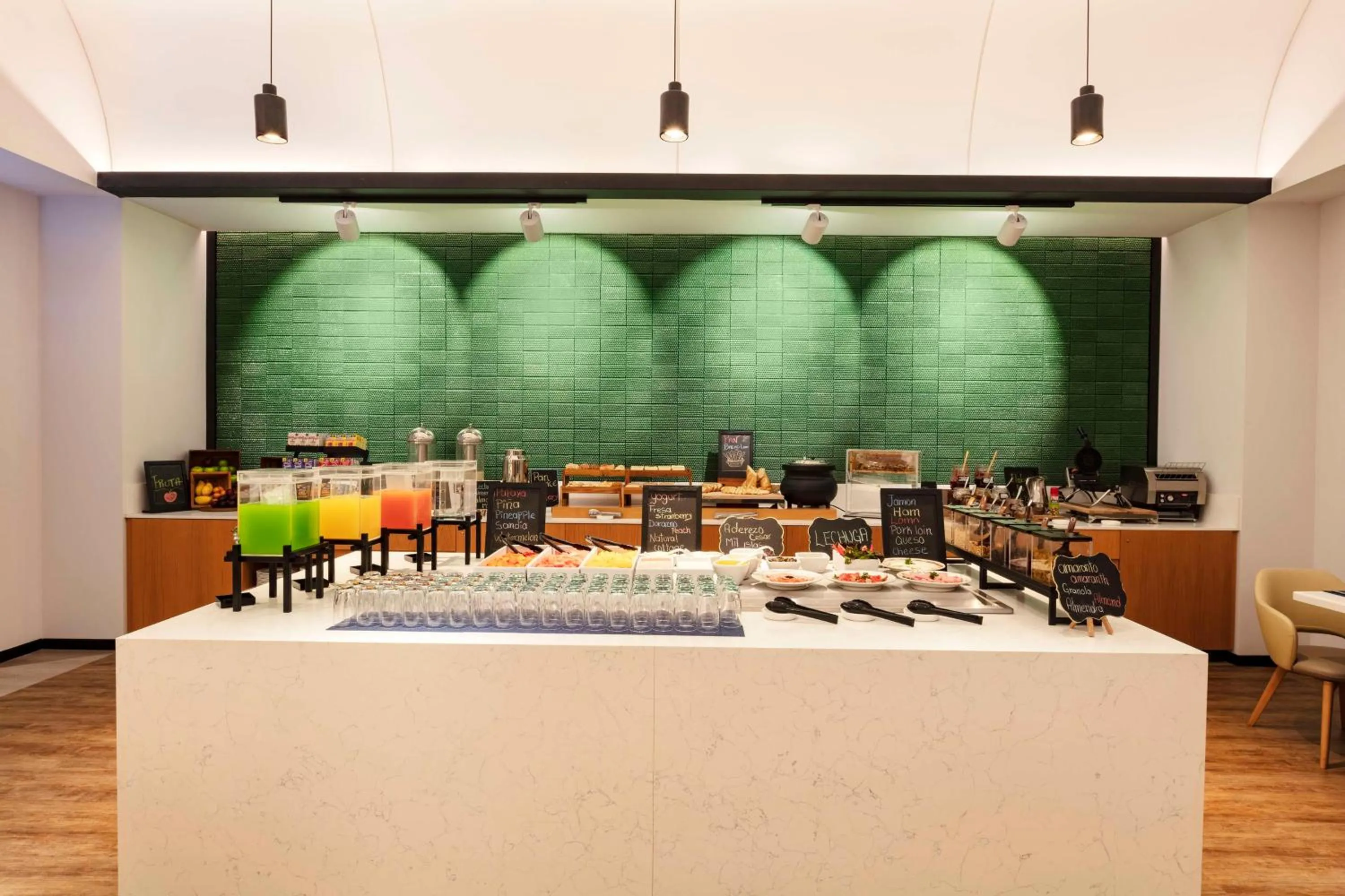 Restaurant/places to eat in Hilton Garden Inn Guadalajara Airport