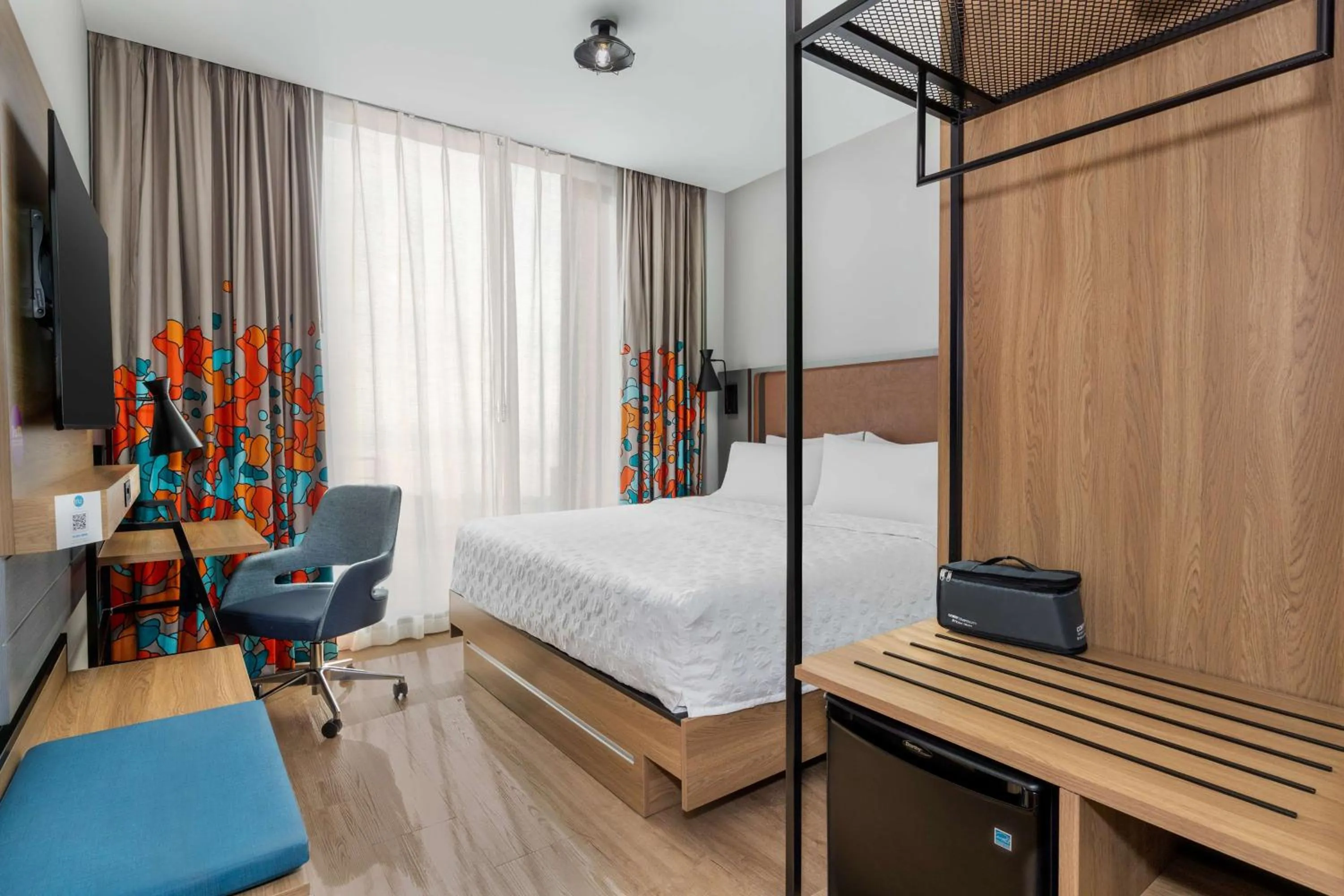 Bedroom, Bed in Tru By Hilton Brooklyn