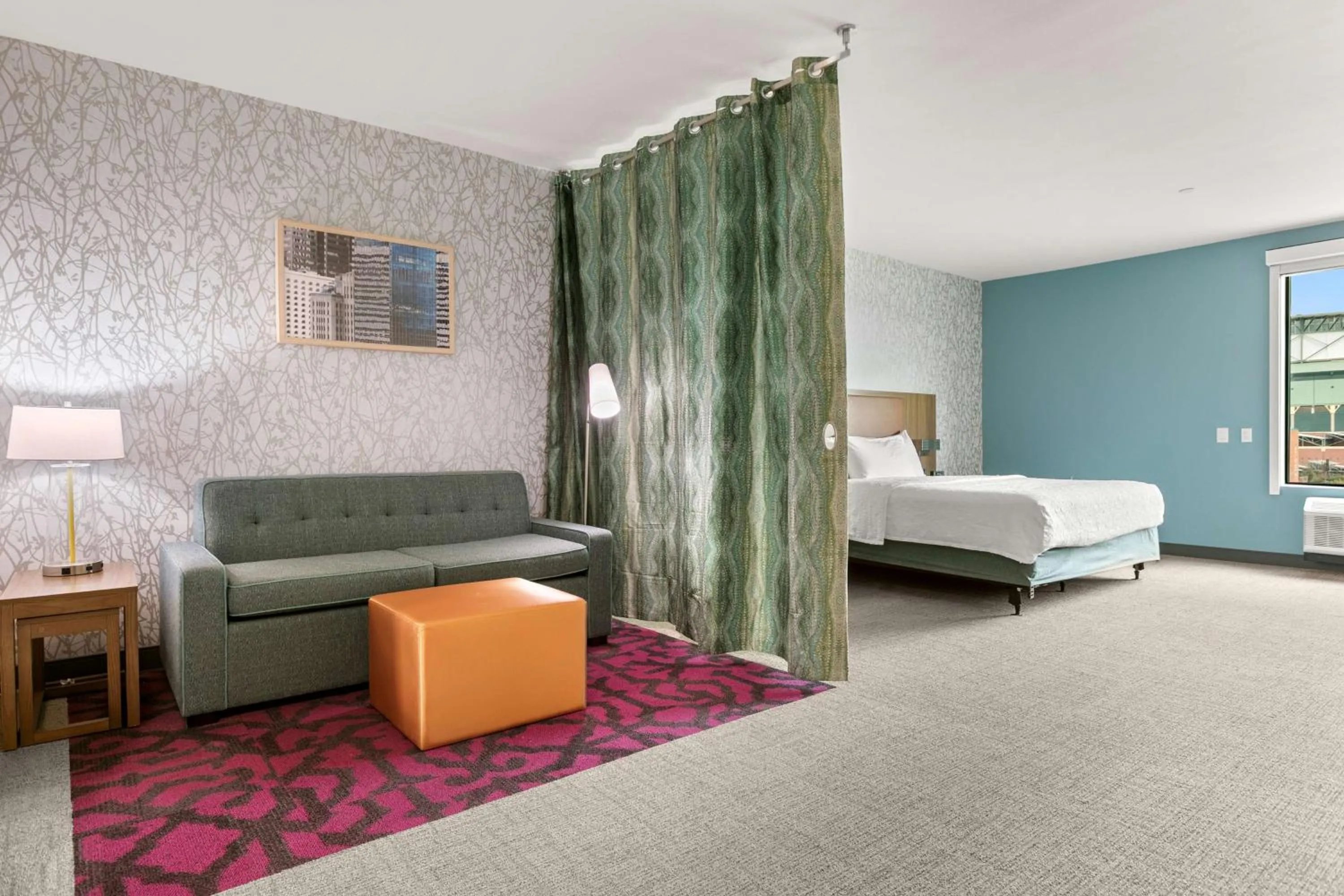 King Studio with Bath Tub - Mobility Accessible in Home2 Suites By Hilton Phoenix Downtown