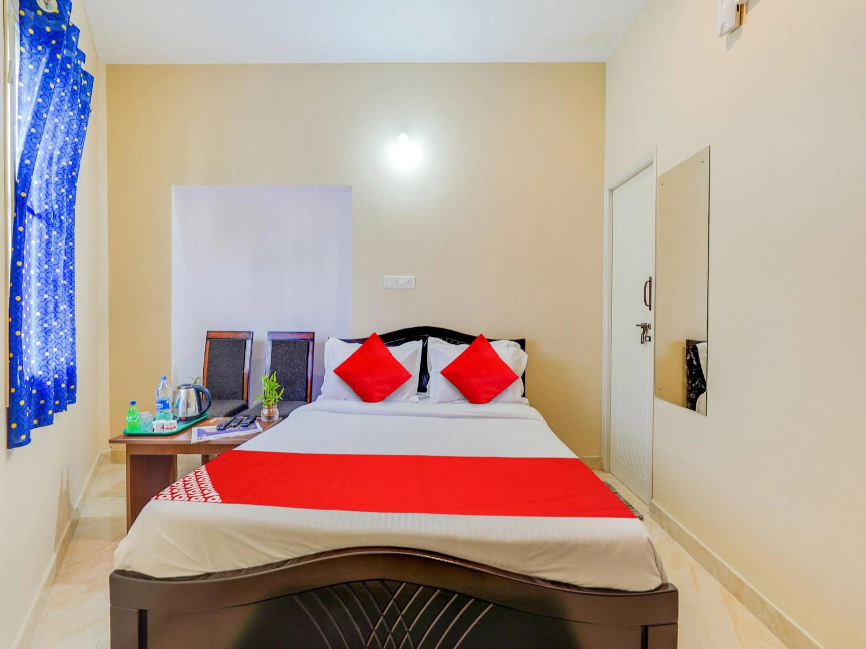 Bedroom in Hotel O SGR Residency