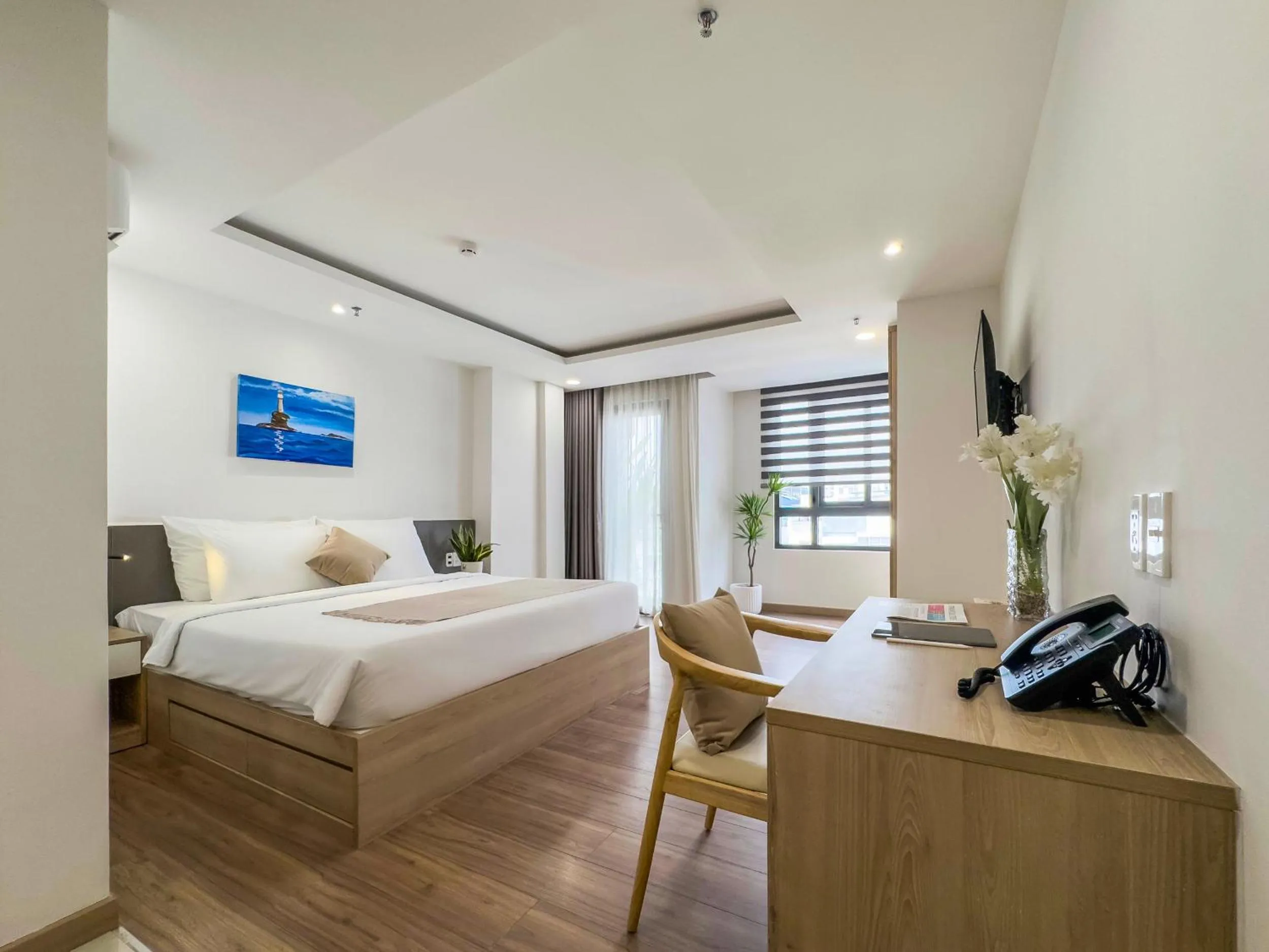 Photo of the whole room in Cityhouse - LightHouse SG