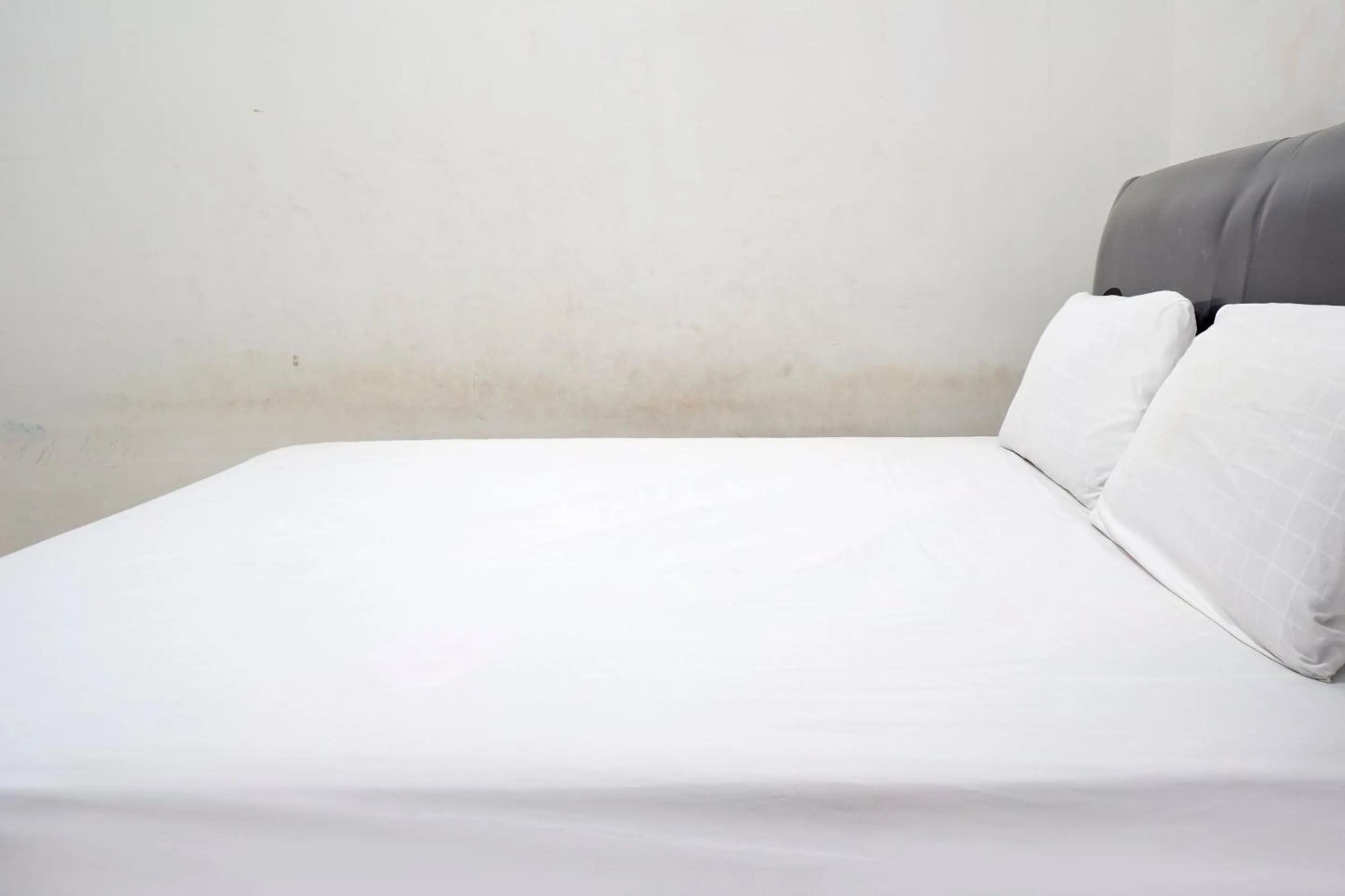 Bedroom, Bed in Hotel O Kost Putih Syariah