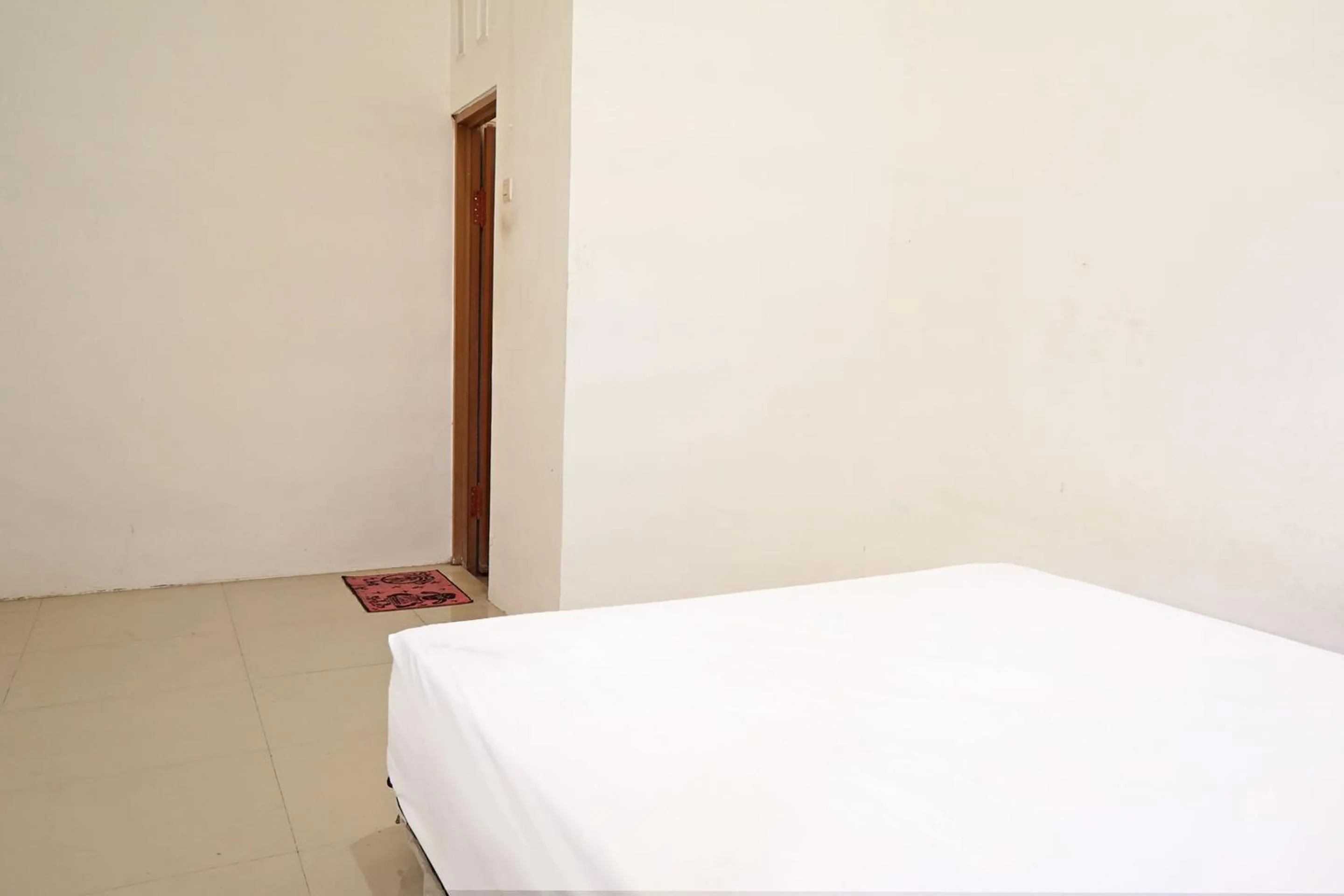 Bedroom, Bed in Hotel O Kost Putih Syariah