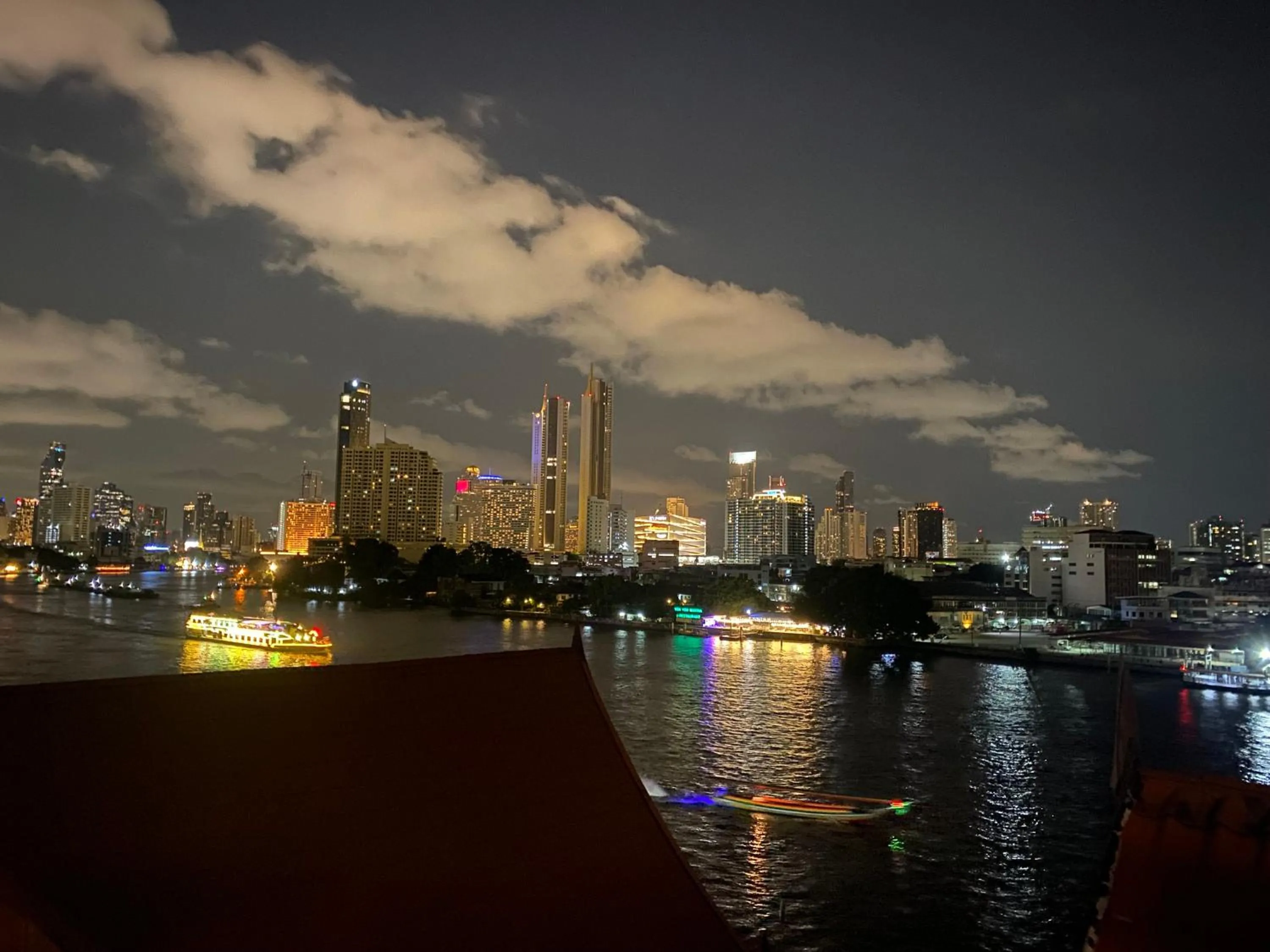 Night in PIER 808 Hostel