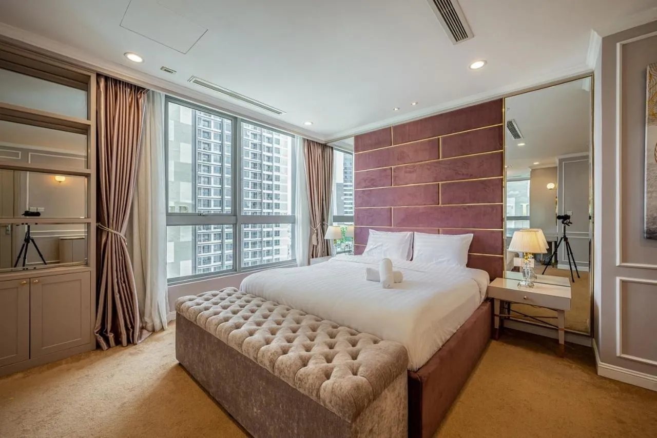 View (from property/room), Bed in LANDMARK 81 CONDOTEL CBD in HCMC