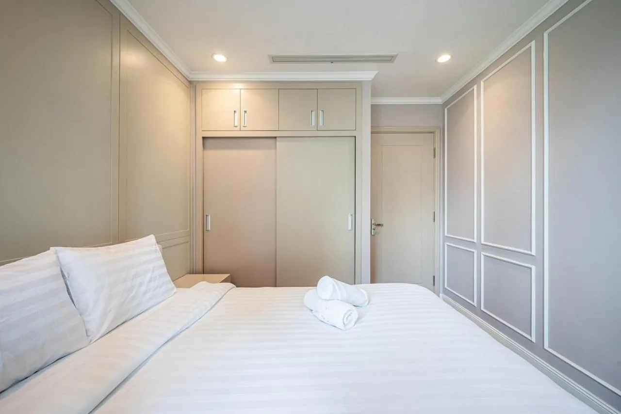 View (from property/room), Bed in LANDMARK 81 CONDOTEL CBD in HCMC