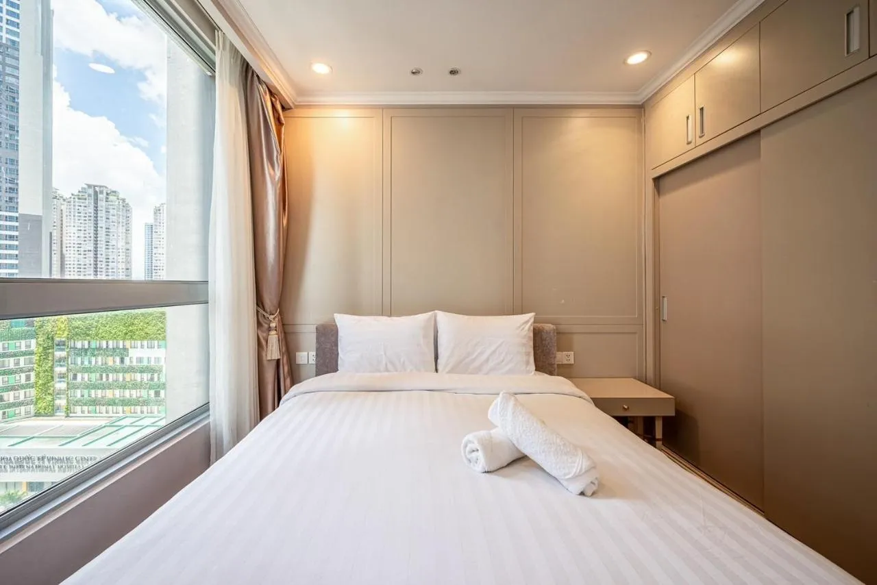 View (from property/room), Bed in LANDMARK 81 CONDOTEL CBD in HCMC