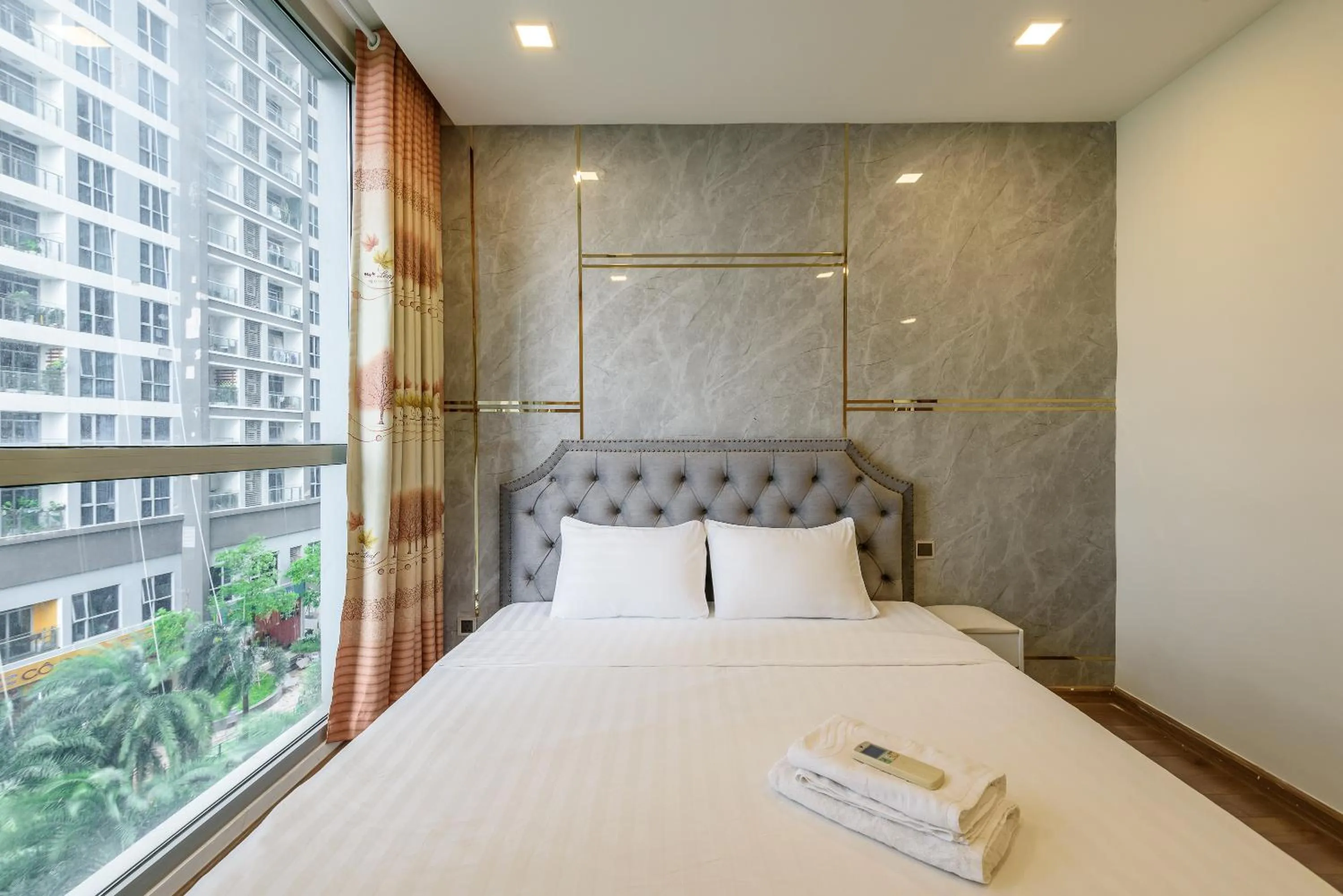 Bed in LANDMARK 81 CONDOTEL CBD in HCMC