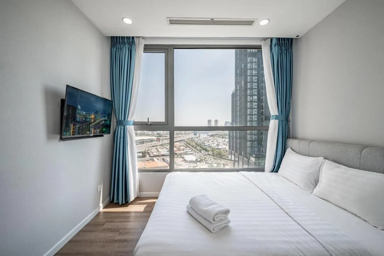 View (from property/room), Bed in LANDMARK 81 CONDOTEL CBD in HCMC