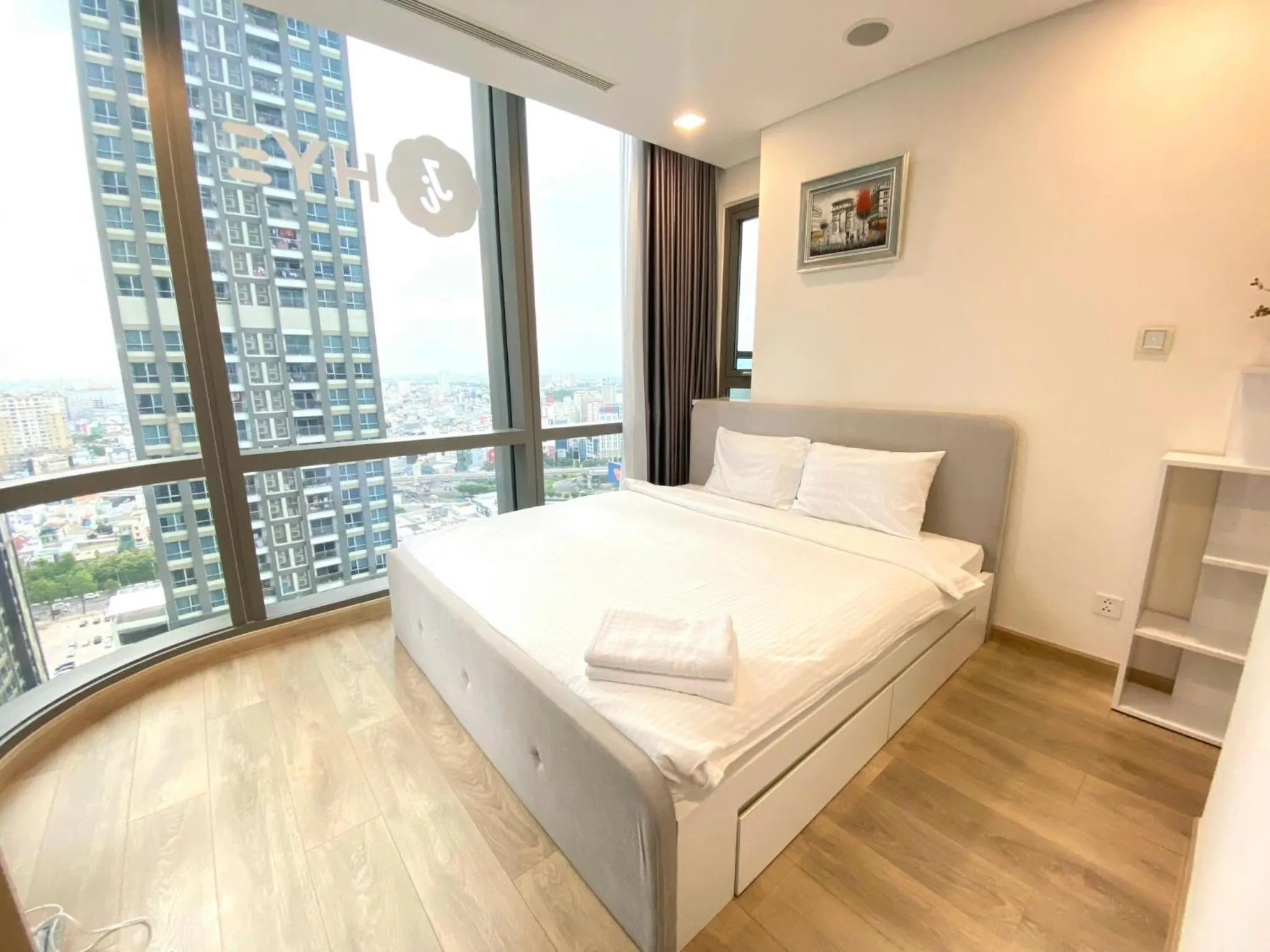 Bed in LANDMARK 81 CONDOTEL CBD in HCMC