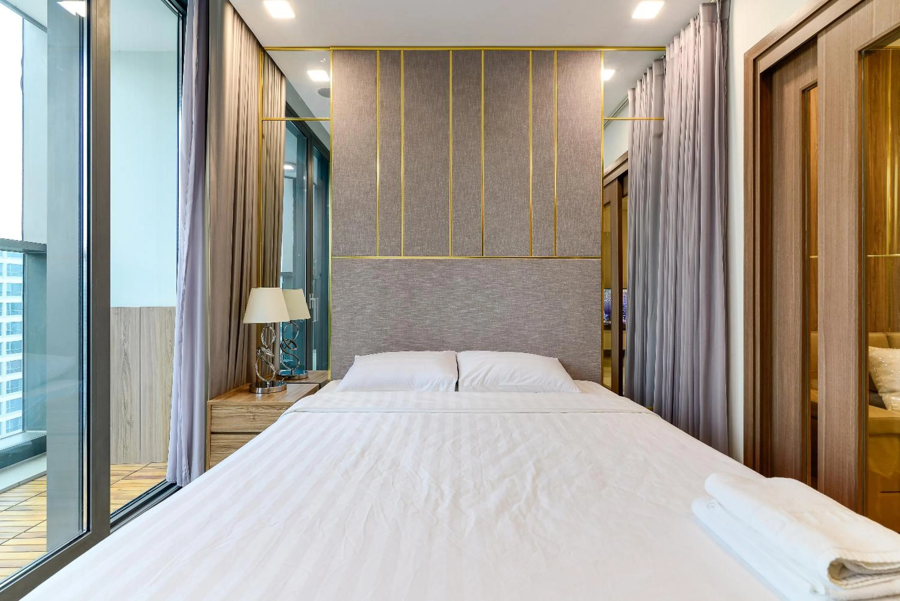 Bed in LANDMARK 81 CONDOTEL CBD in HCMC