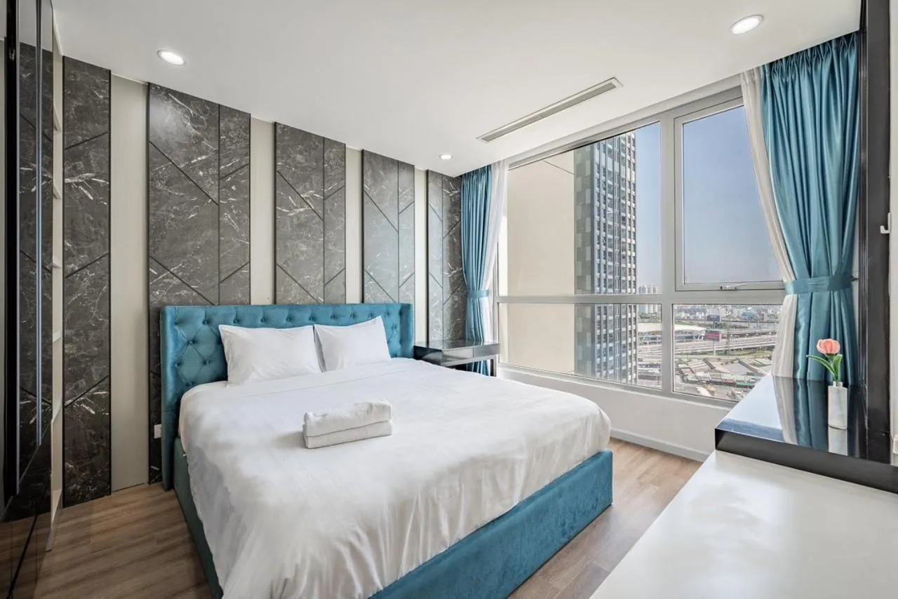 View (from property/room), Bed in LANDMARK 81 CONDOTEL CBD in HCMC