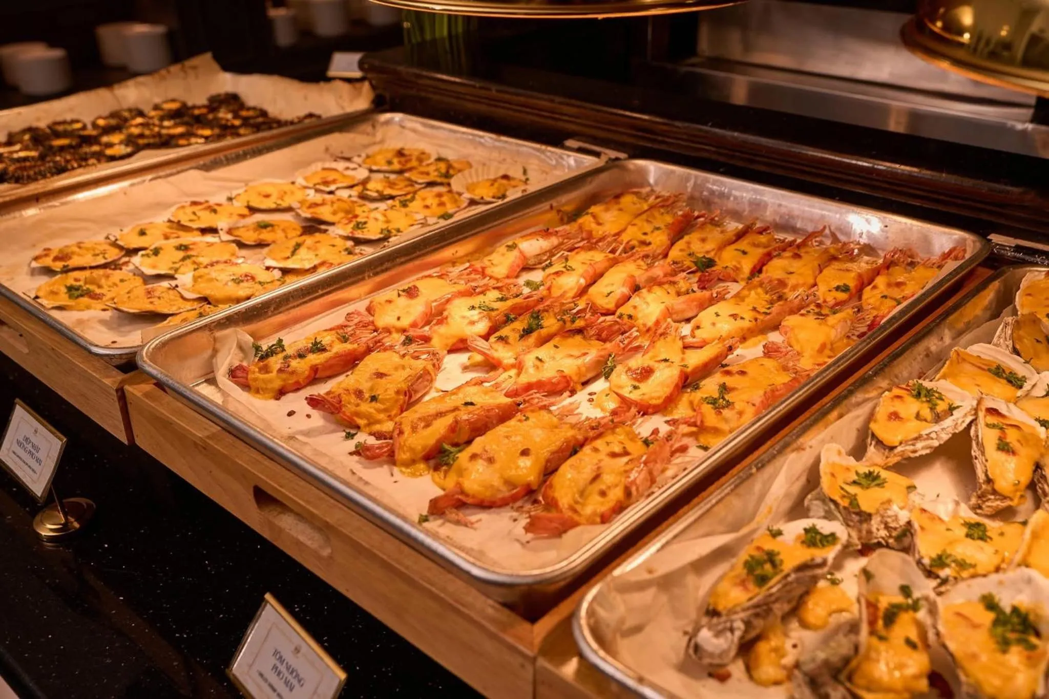 Restaurant/places to eat in LANDMARK 81 CONDOTEL CBD in HCMC