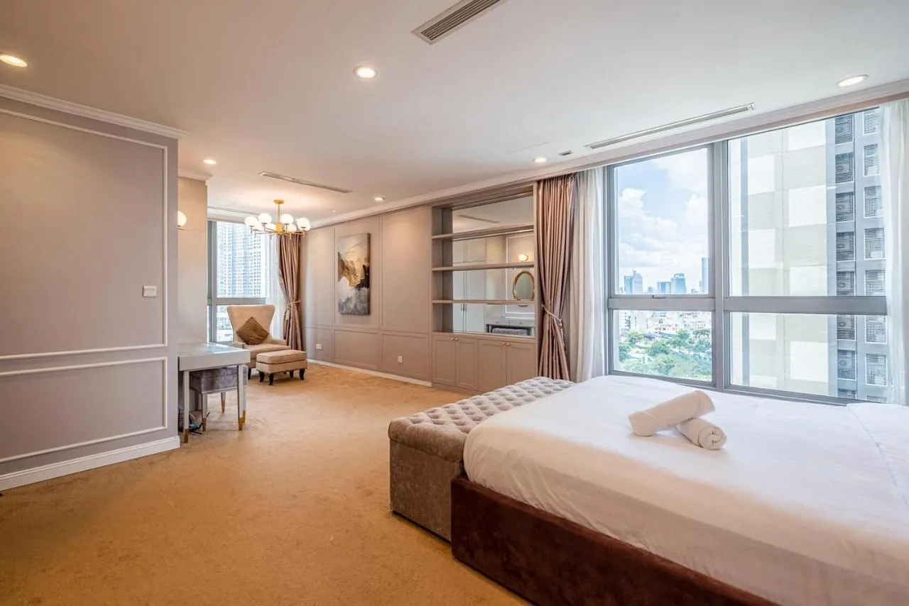 View (from property/room), Bed in LANDMARK 81 CONDOTEL CBD in HCMC