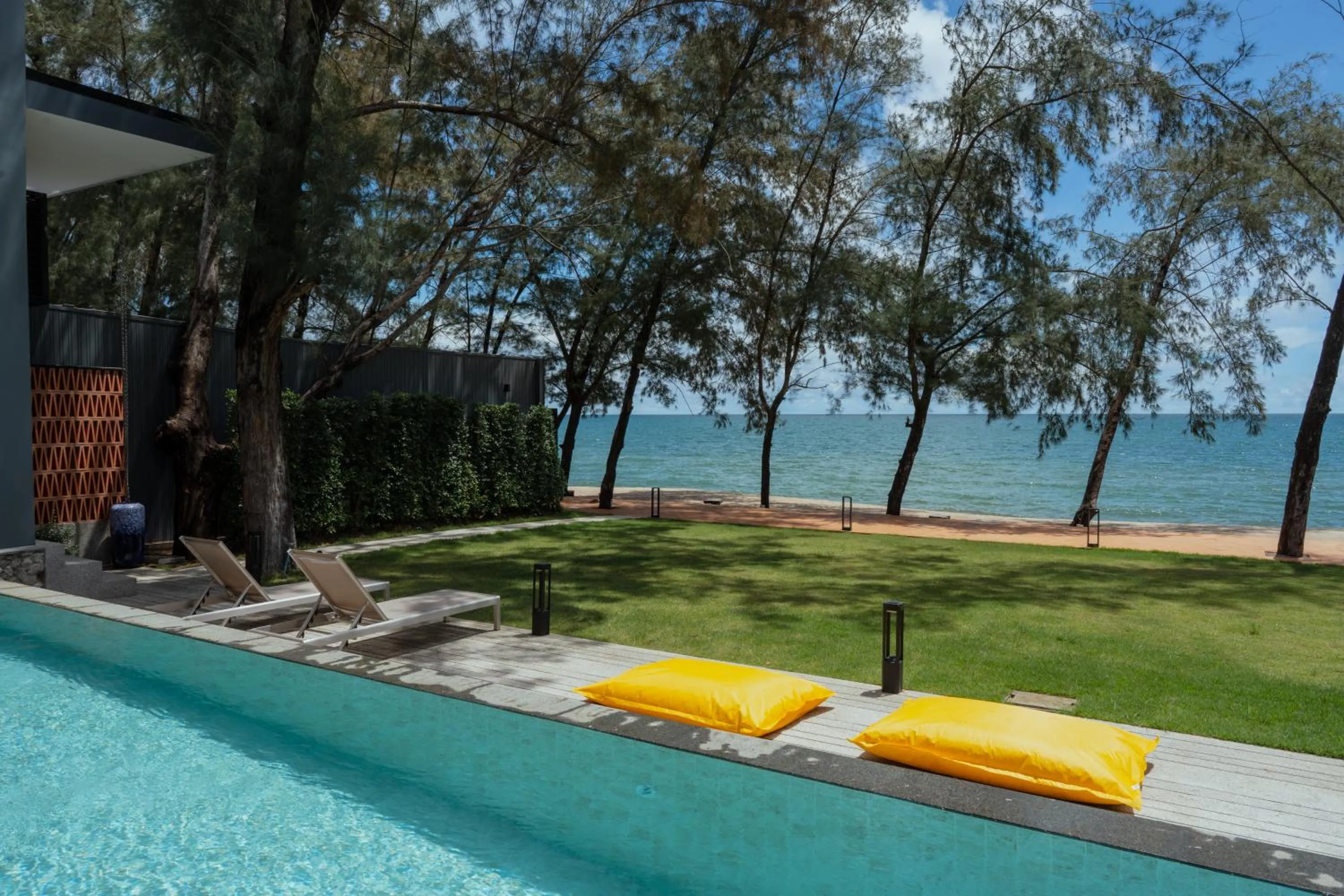 Beach in Emmarin Villa