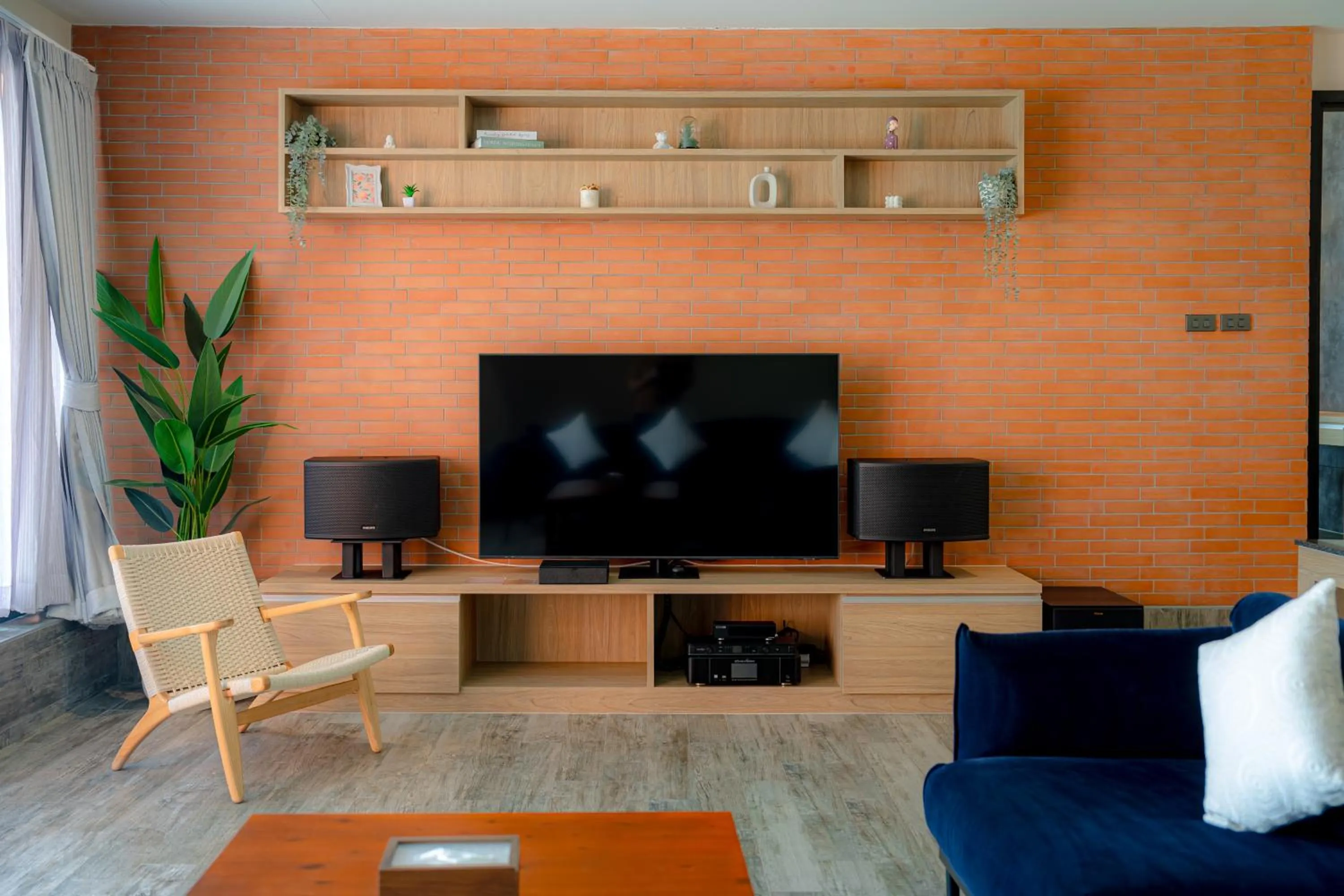 Karaoke in Emmarin Villa