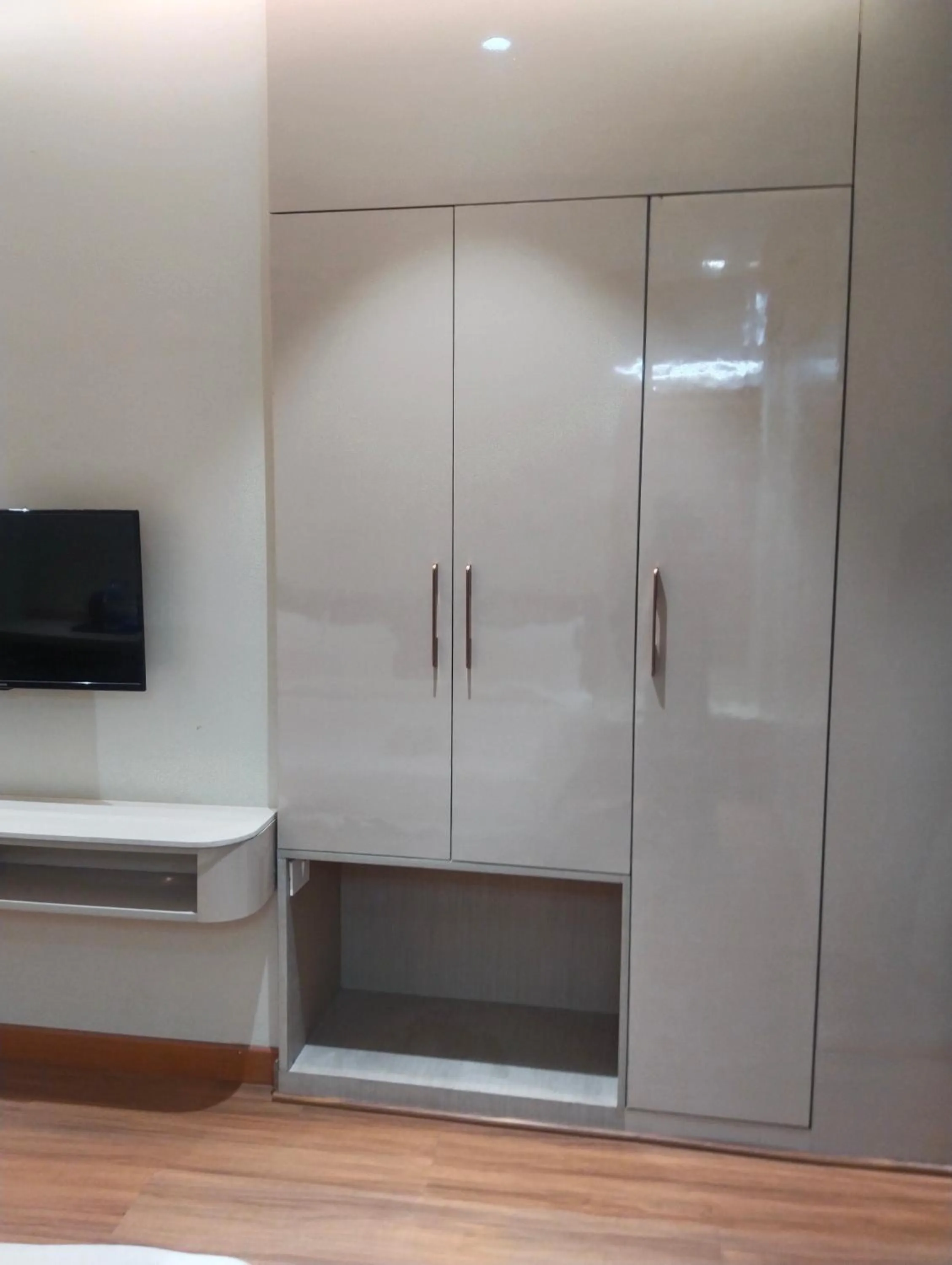 wardrobe in Buddha Stays