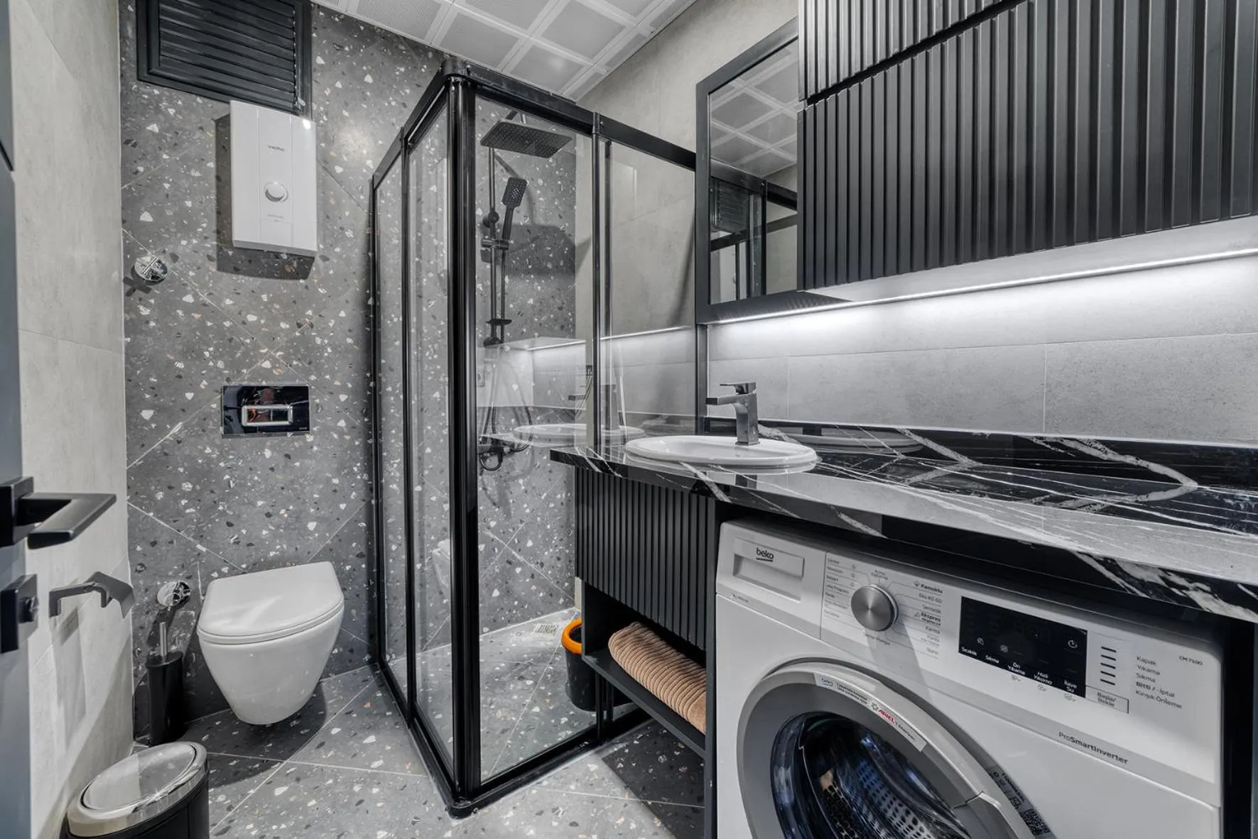 Shower in Prime Suite