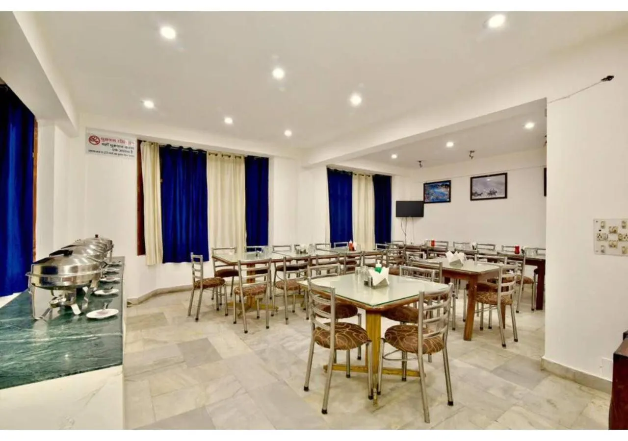 Restaurant/places to eat in Hotel Devlok By DLS Hotels