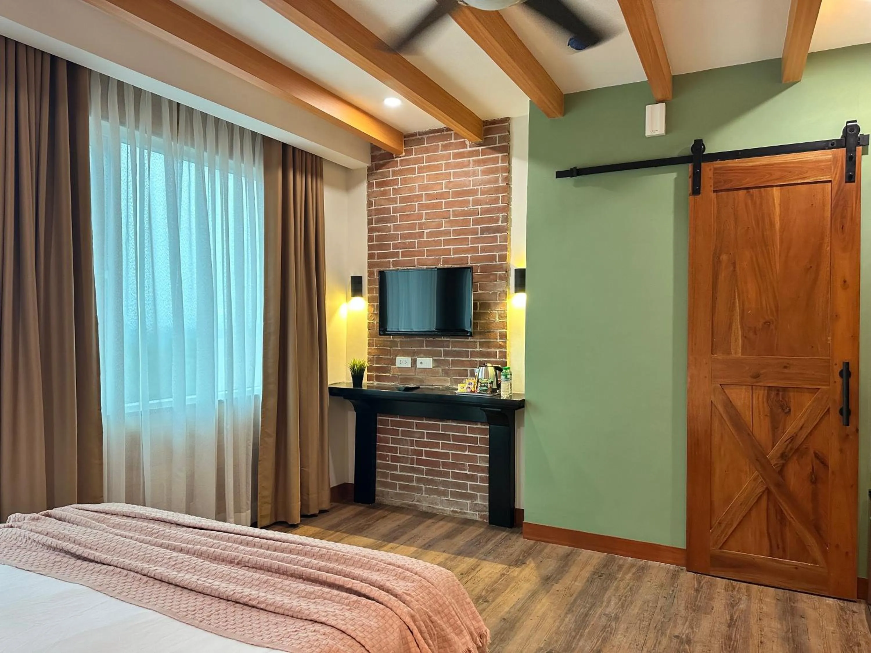 Bed in Lee Boutique Hotel Baguio