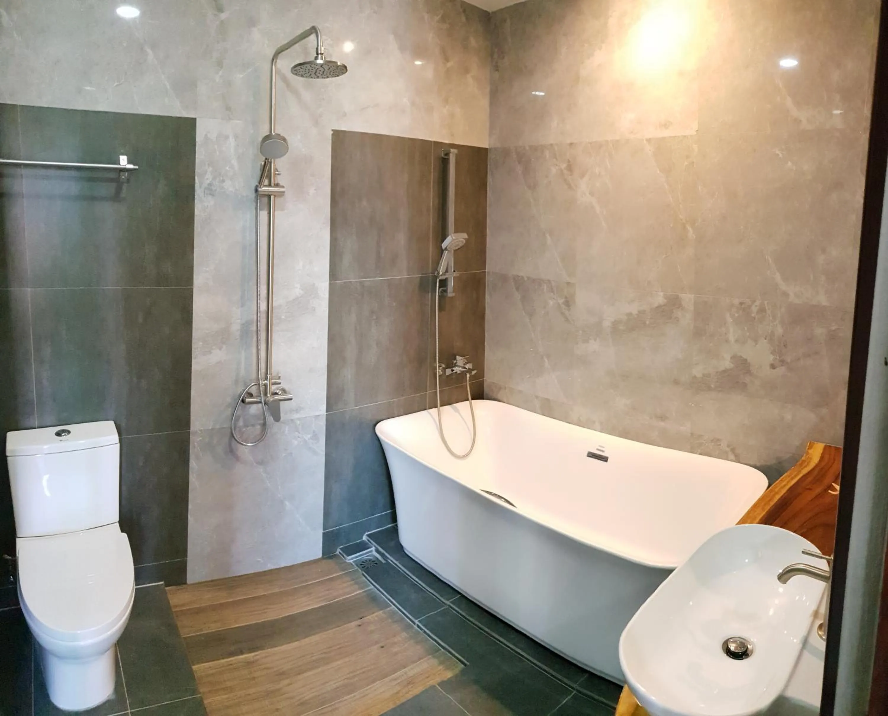 Toilet in Chenang Inn