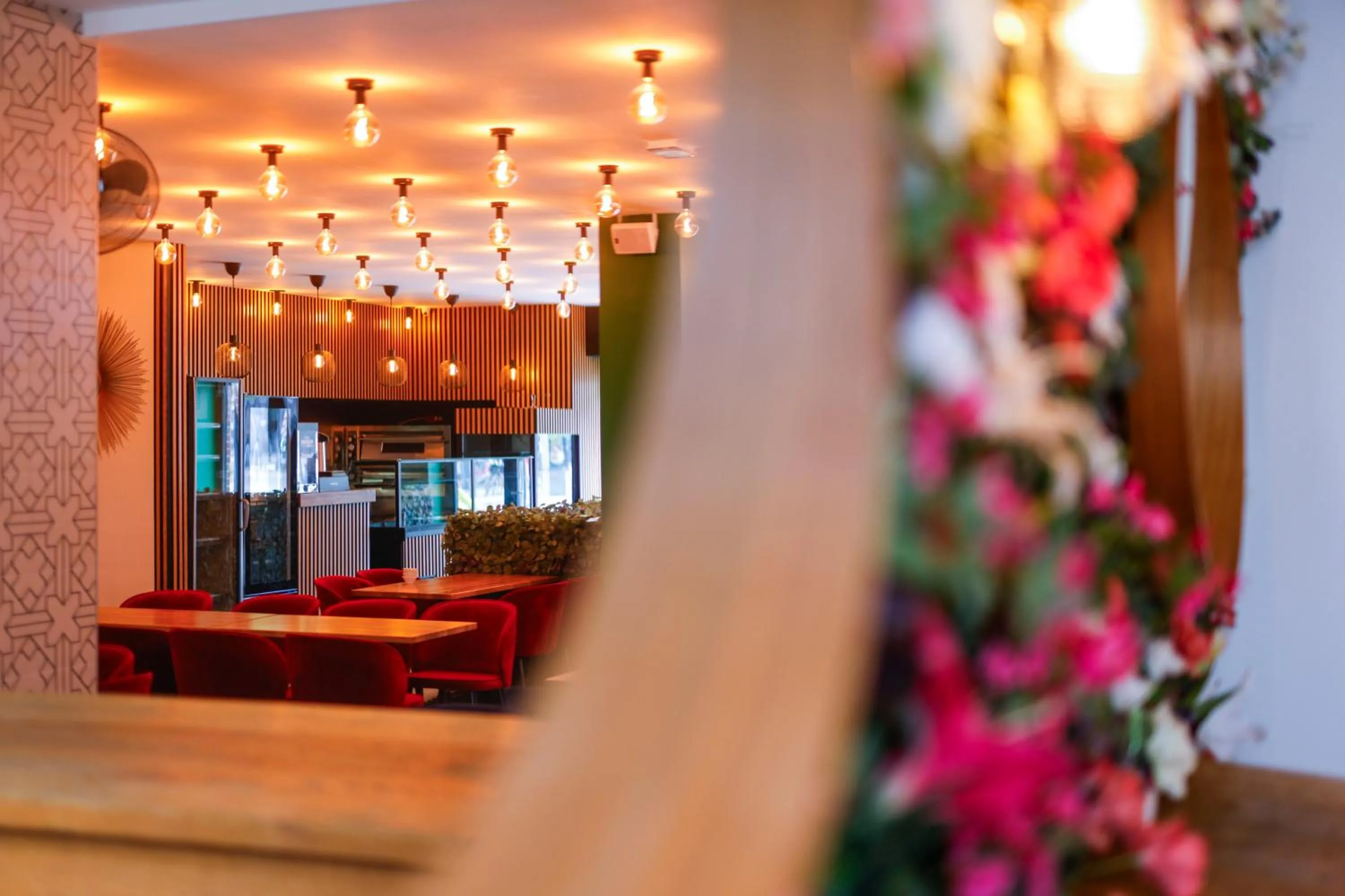 Restaurant/places to eat in Sleephotels Cosmos