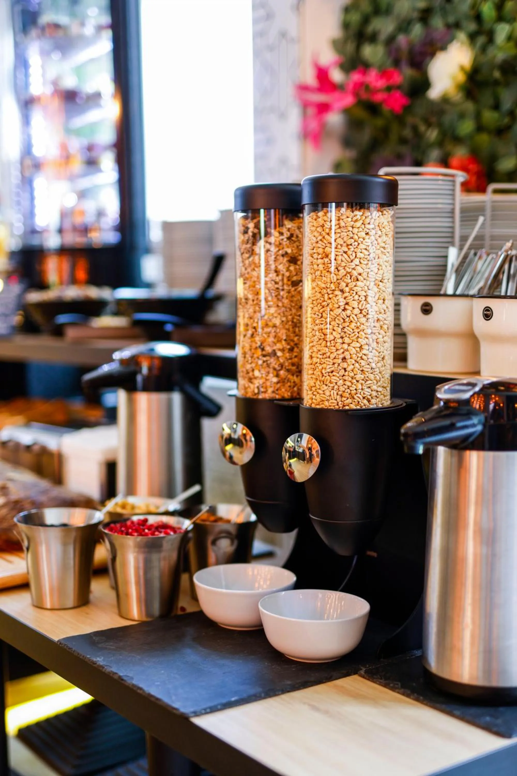 Restaurant/places to eat in Sleephotels Cosmos