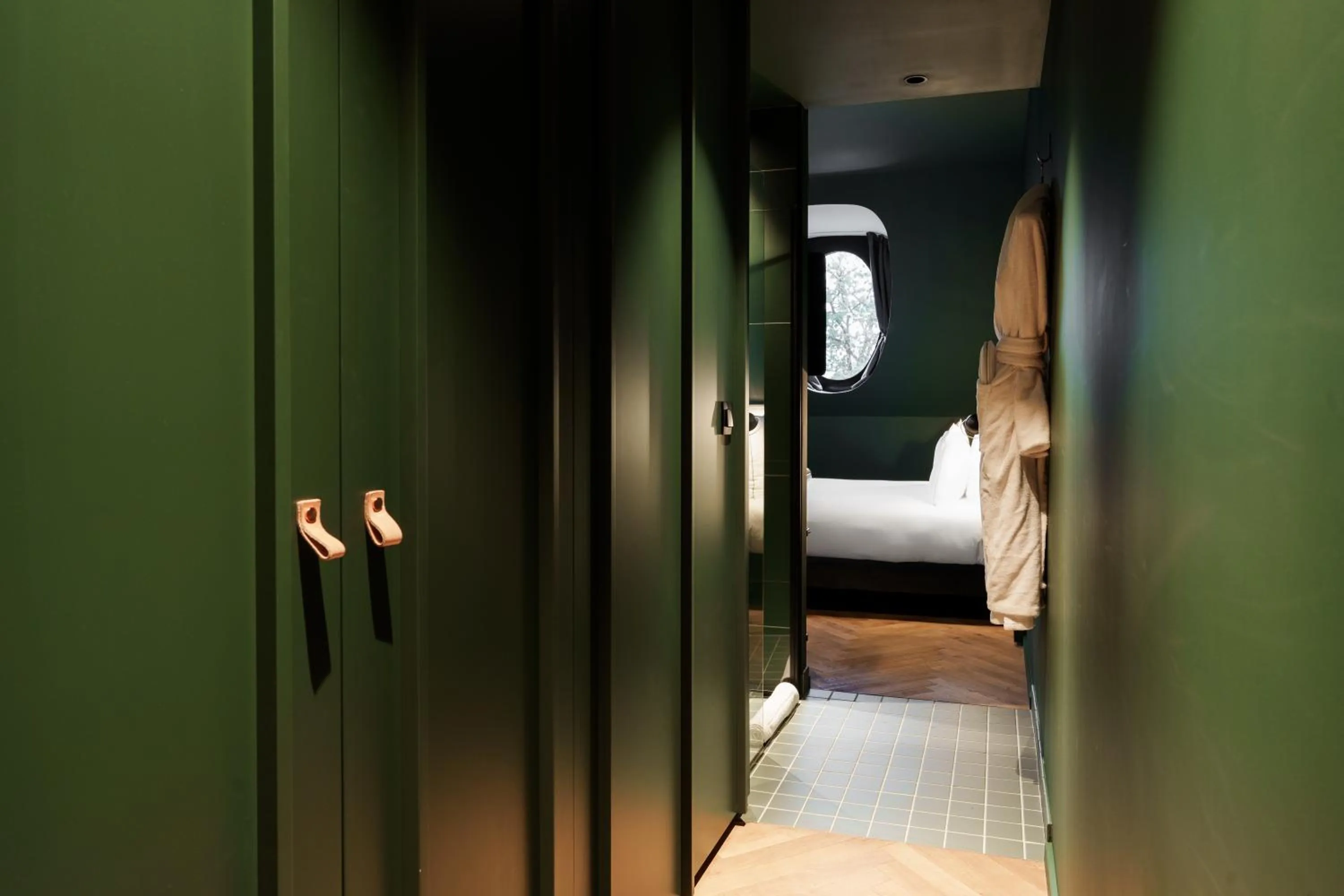 Bedroom, Bed in Bienheureux Hôtel & Restaurant