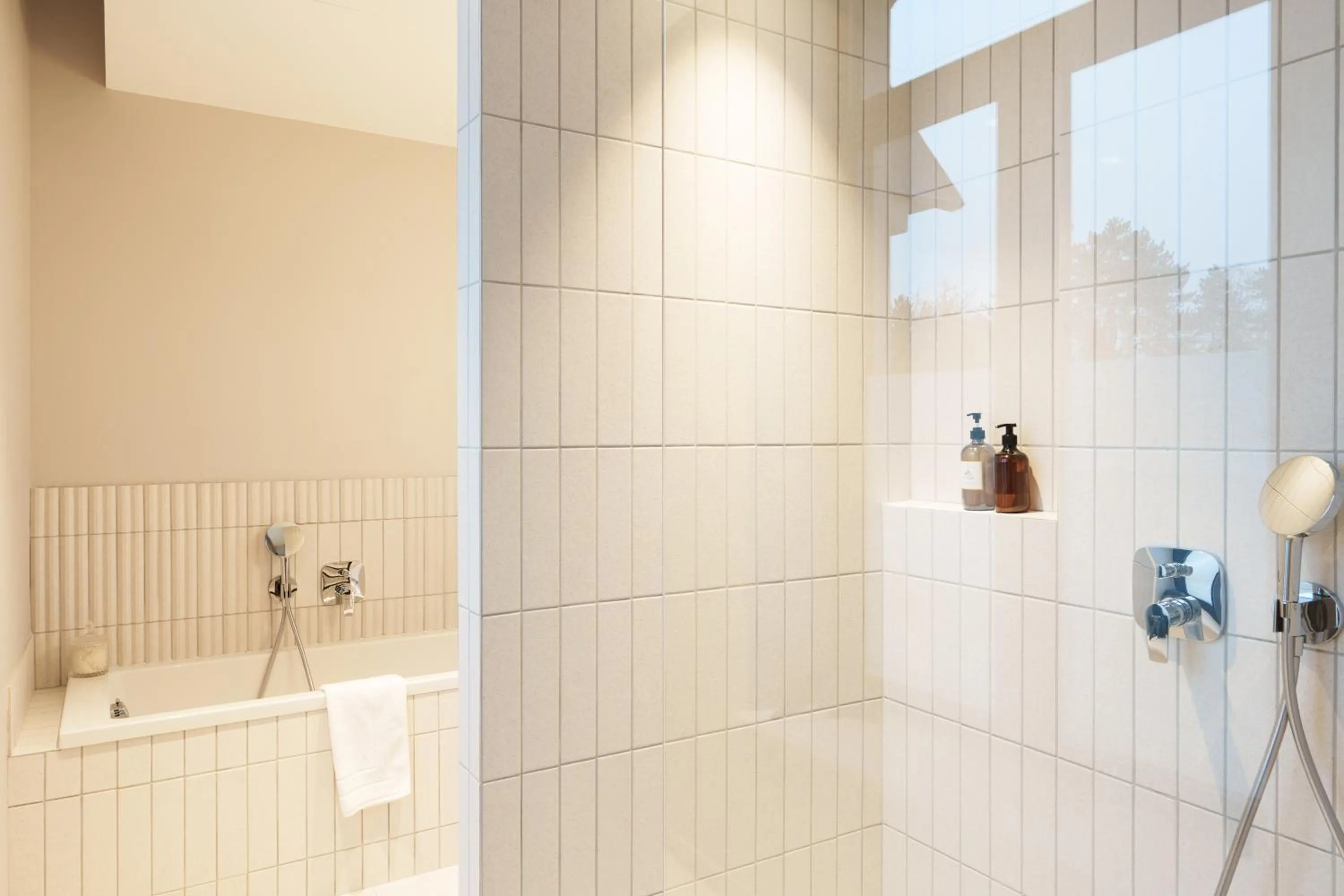 Shower in Bienheureux Hôtel & Restaurant