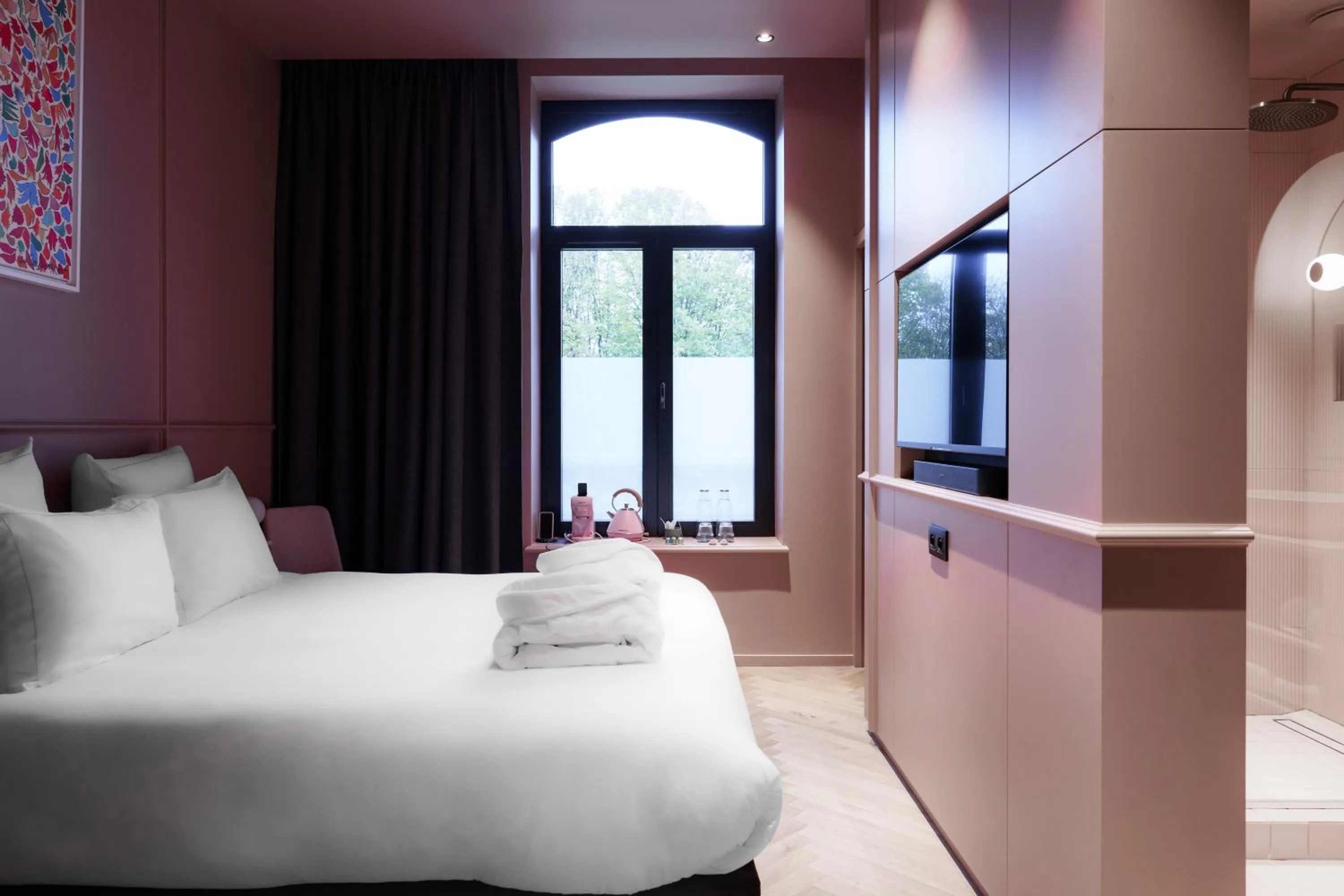 Bed in Bienheureux Hôtel & Restaurant