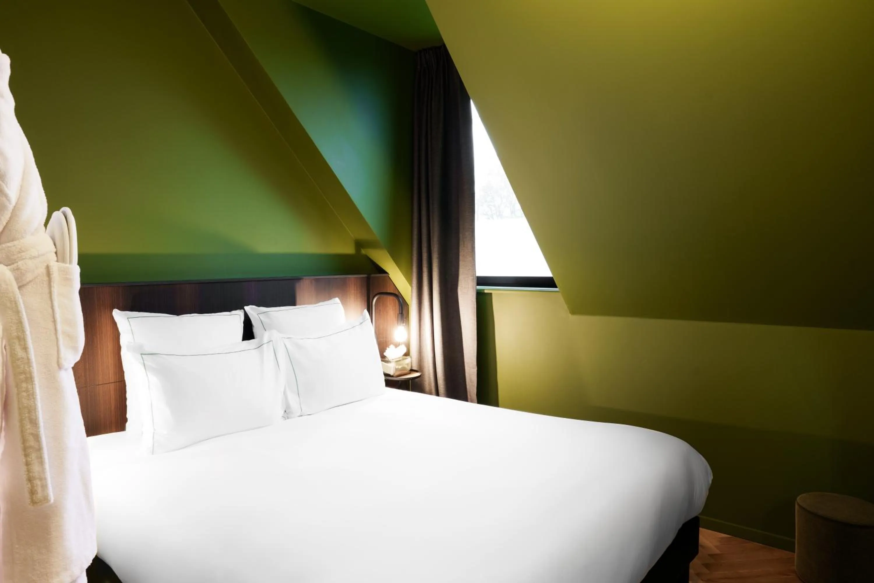 Bed in Bienheureux Hôtel & Restaurant