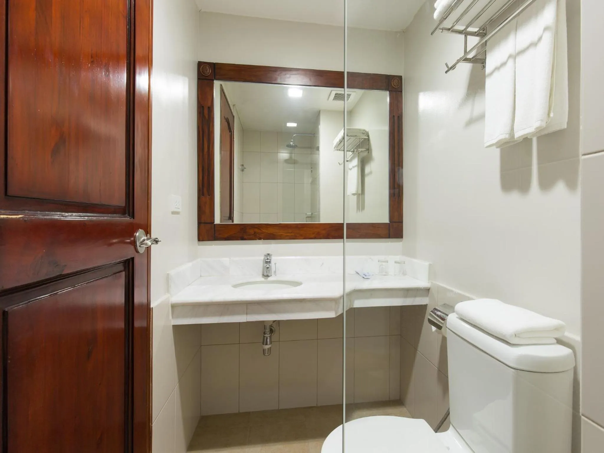 Bathroom in MJ Hotel and Suites