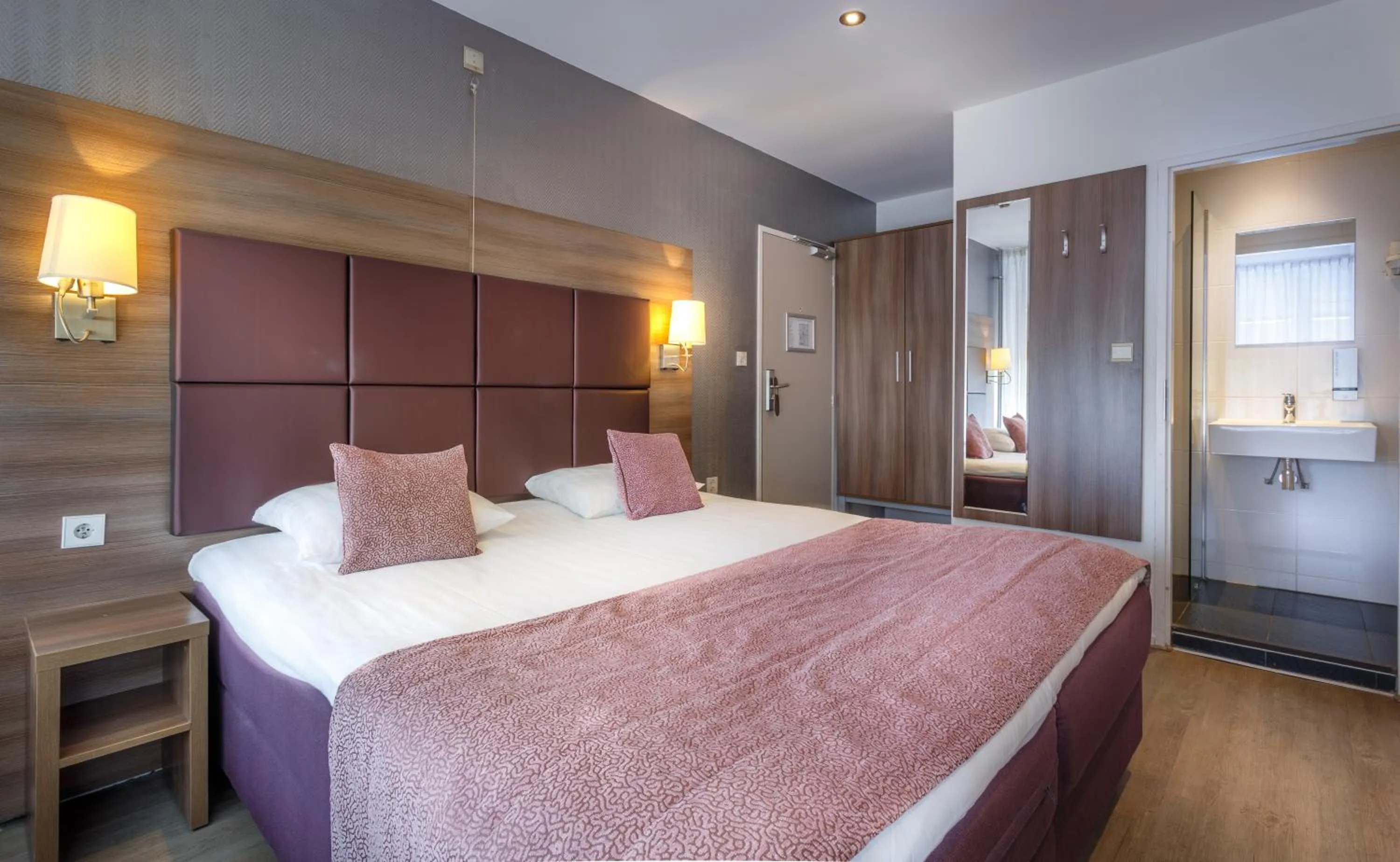 Bed in Hotel Victorie