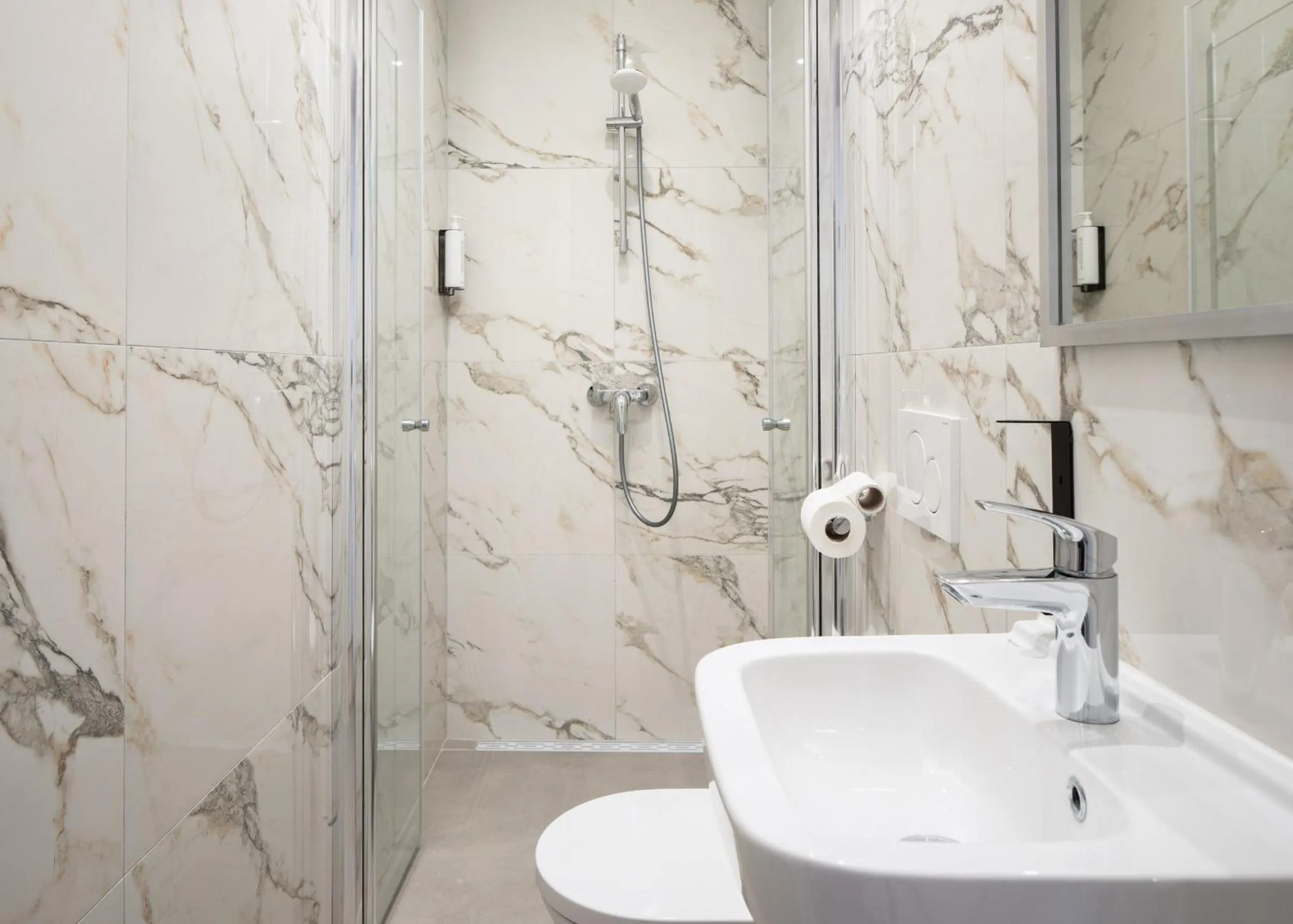 Shower in Hotel Victorie