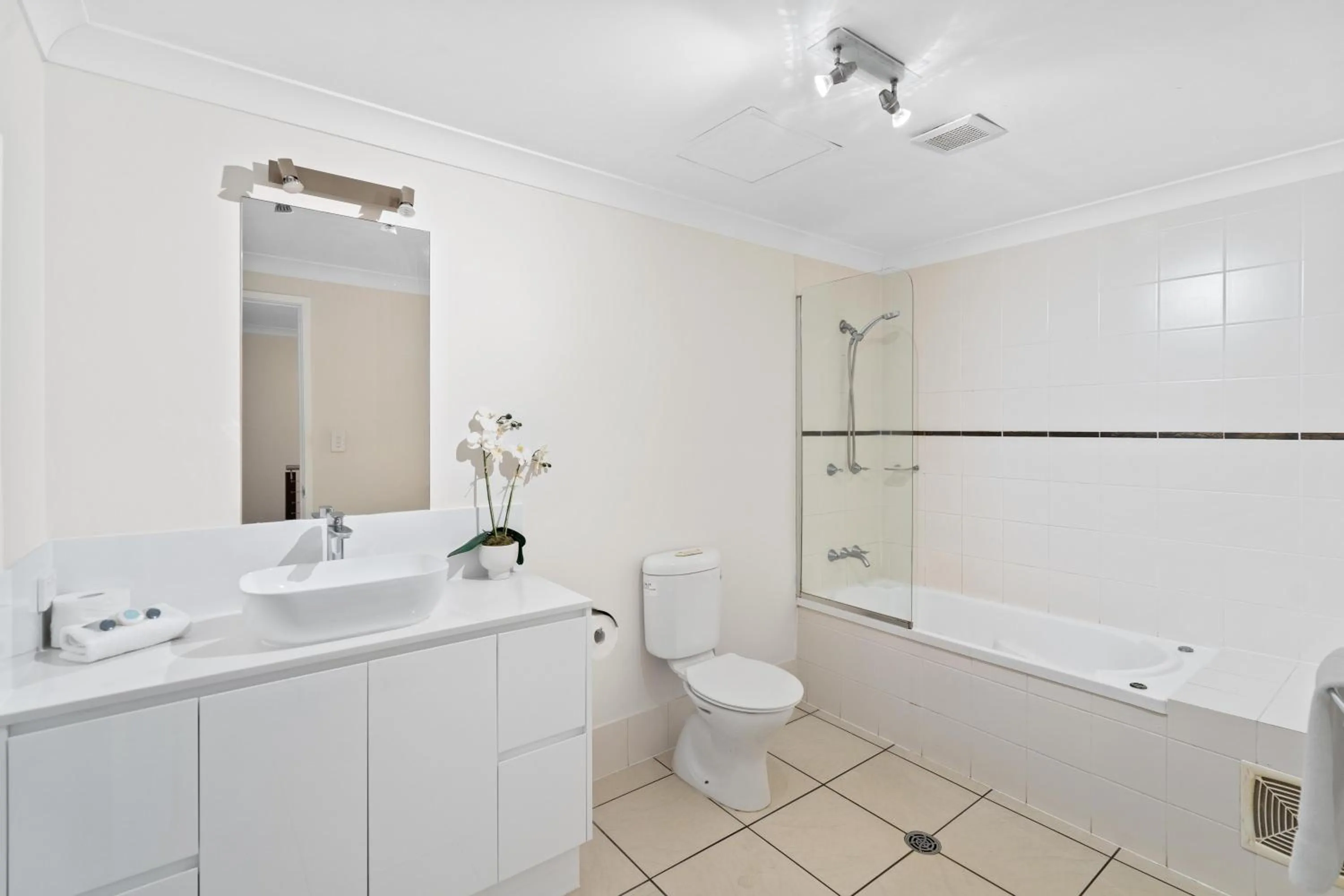 Bathroom in Cairns City Apartments